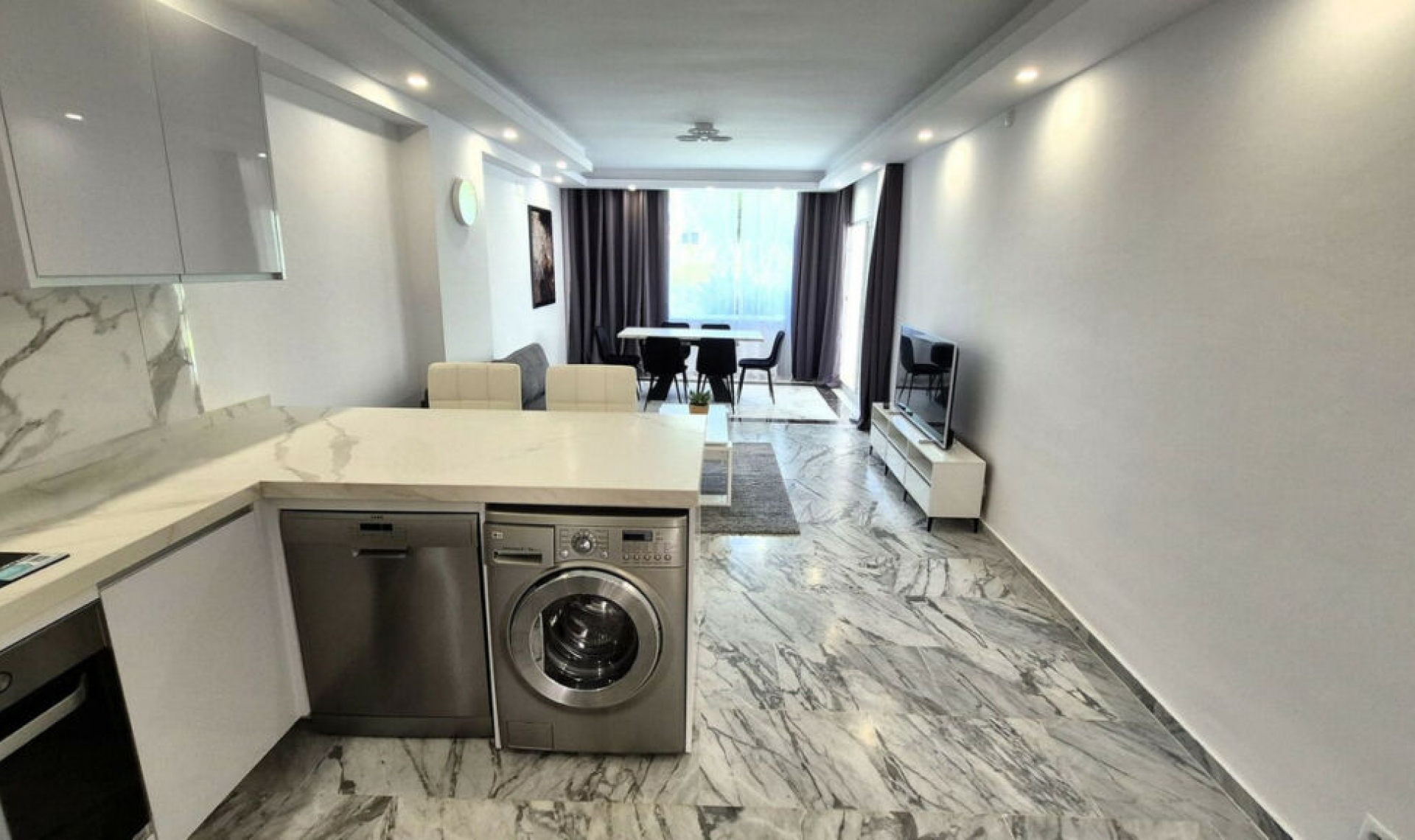 Resale - Apartment -
Bahía de Marbella