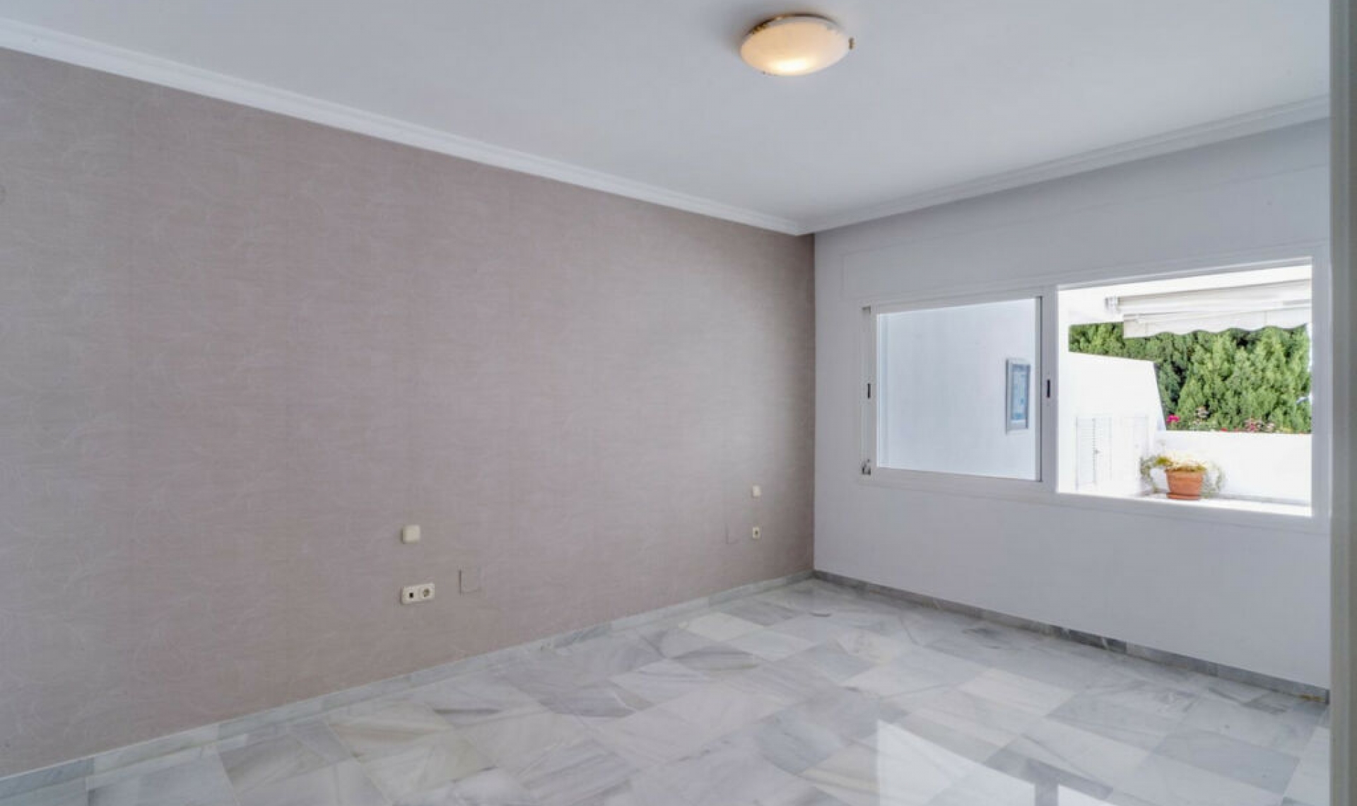 Resale - Apartment -
Bahía de Marbella