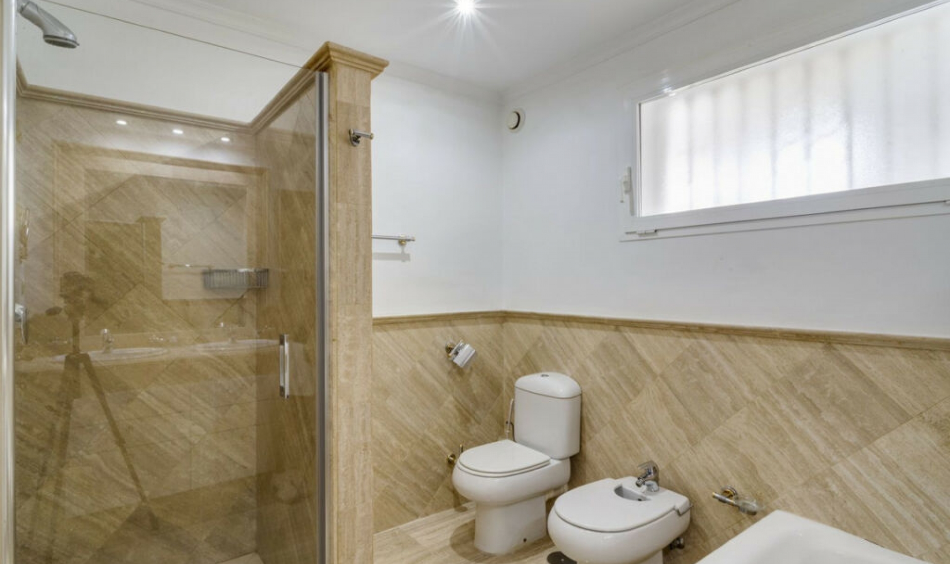 Resale - Apartment -
Bahía de Marbella