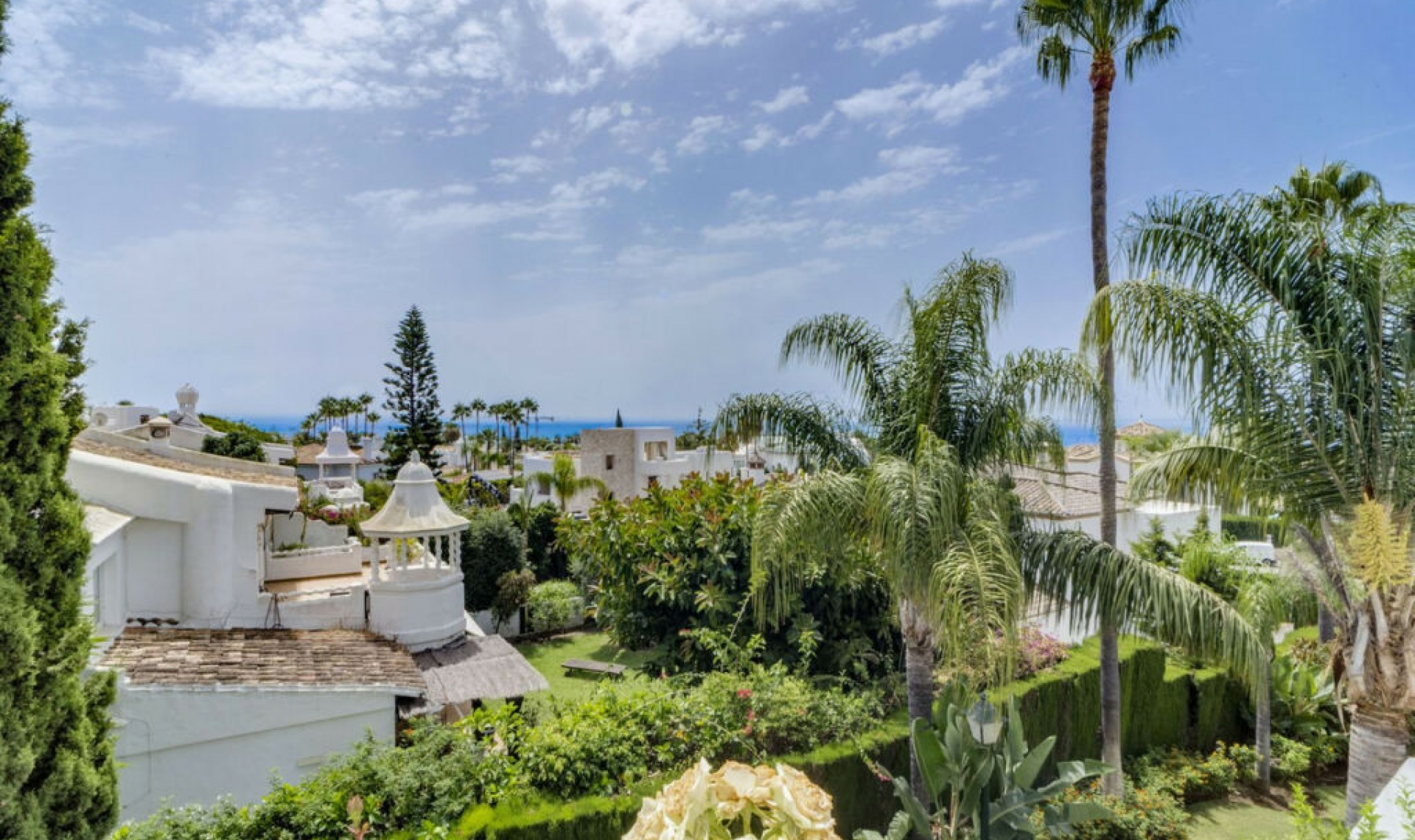 Resale - Apartment -
Bahía de Marbella