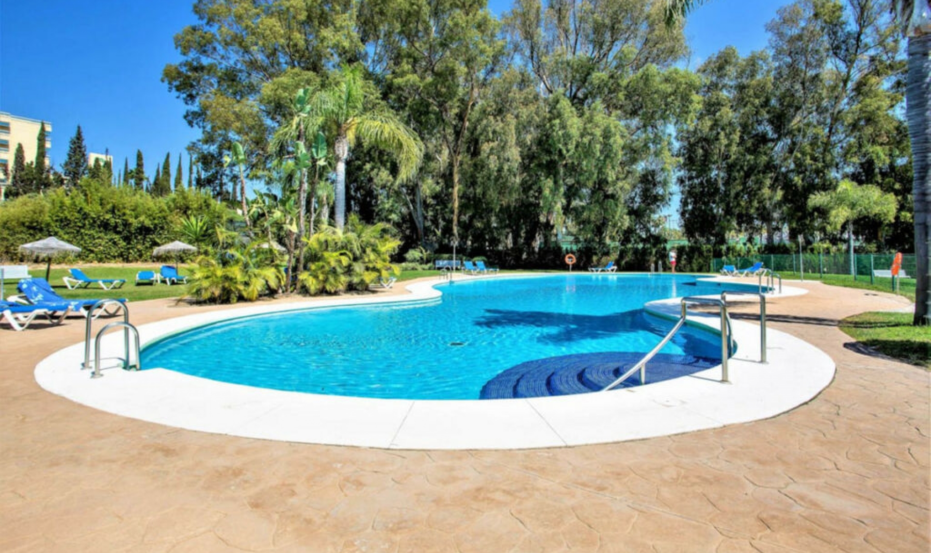 Resale - Apartment -
Bahía de Marbella