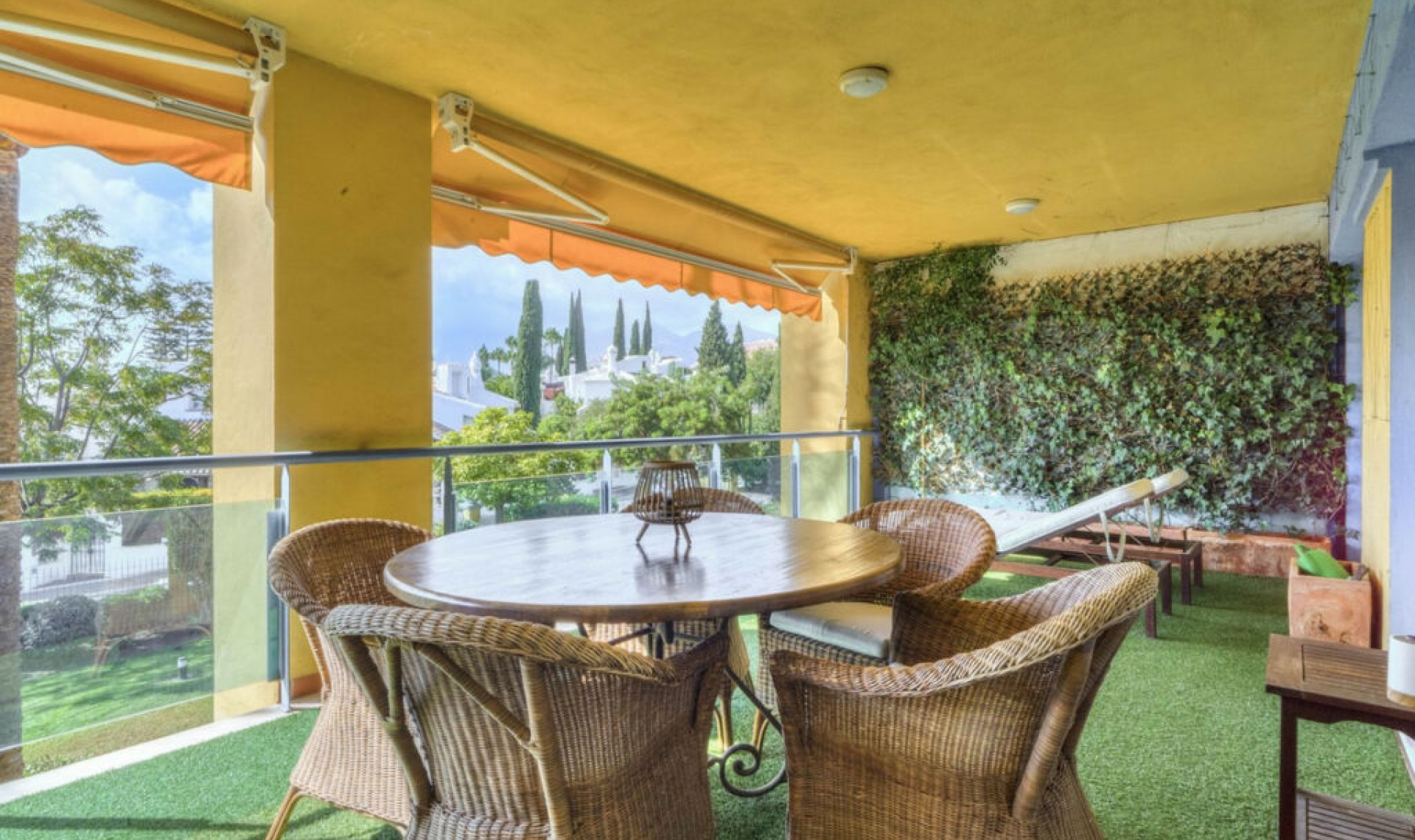 Resale - Apartment -
Bahía de Marbella