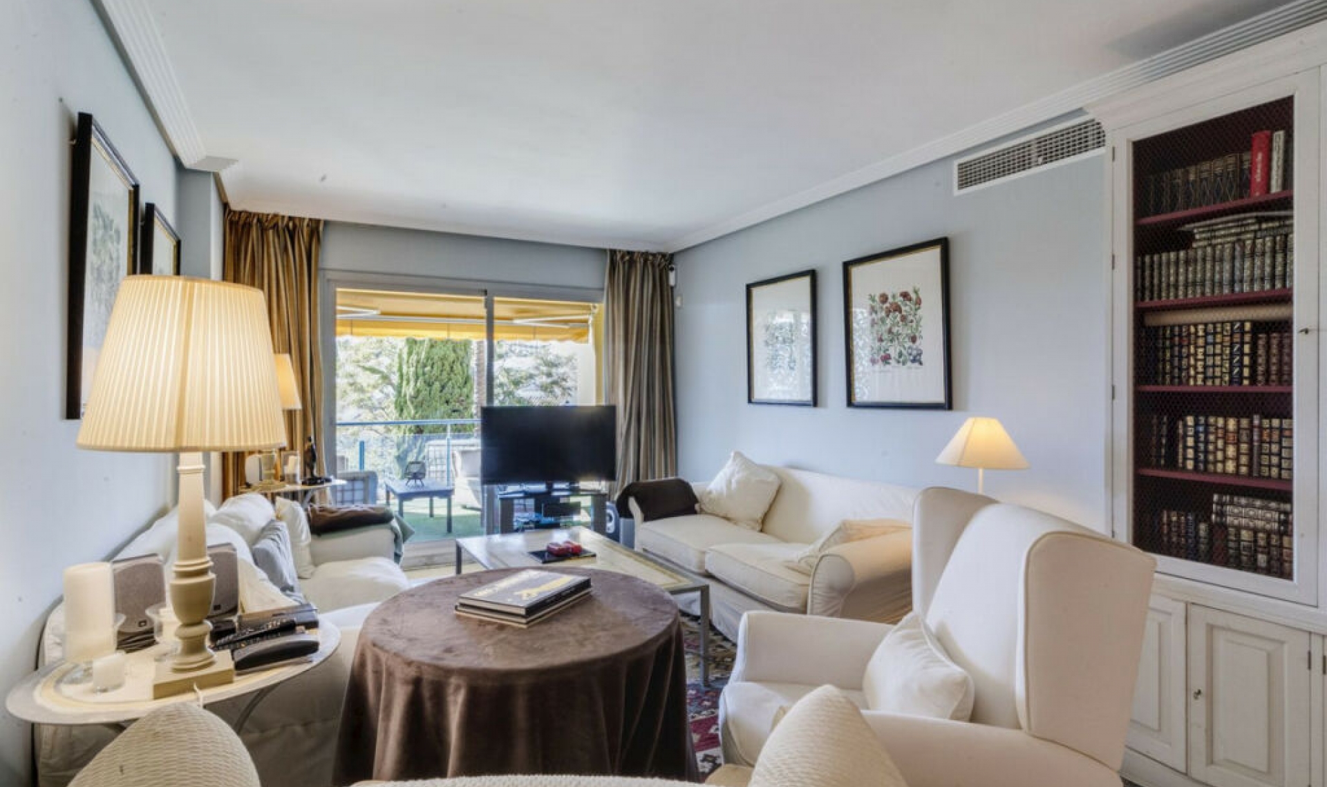 Resale - Apartment -
Bahía de Marbella