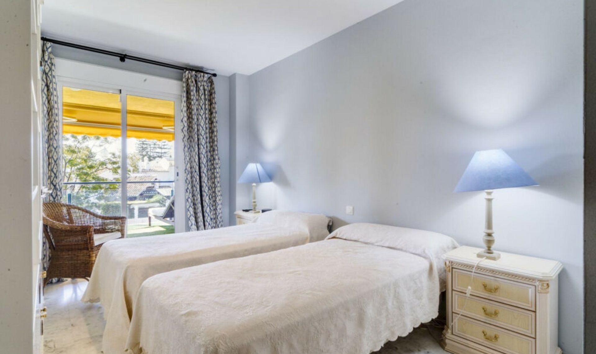 Resale - Apartment -
Bahía de Marbella