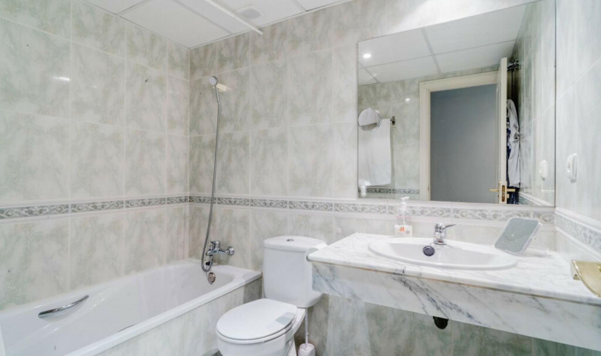 Resale - Apartment -
Bahía de Marbella