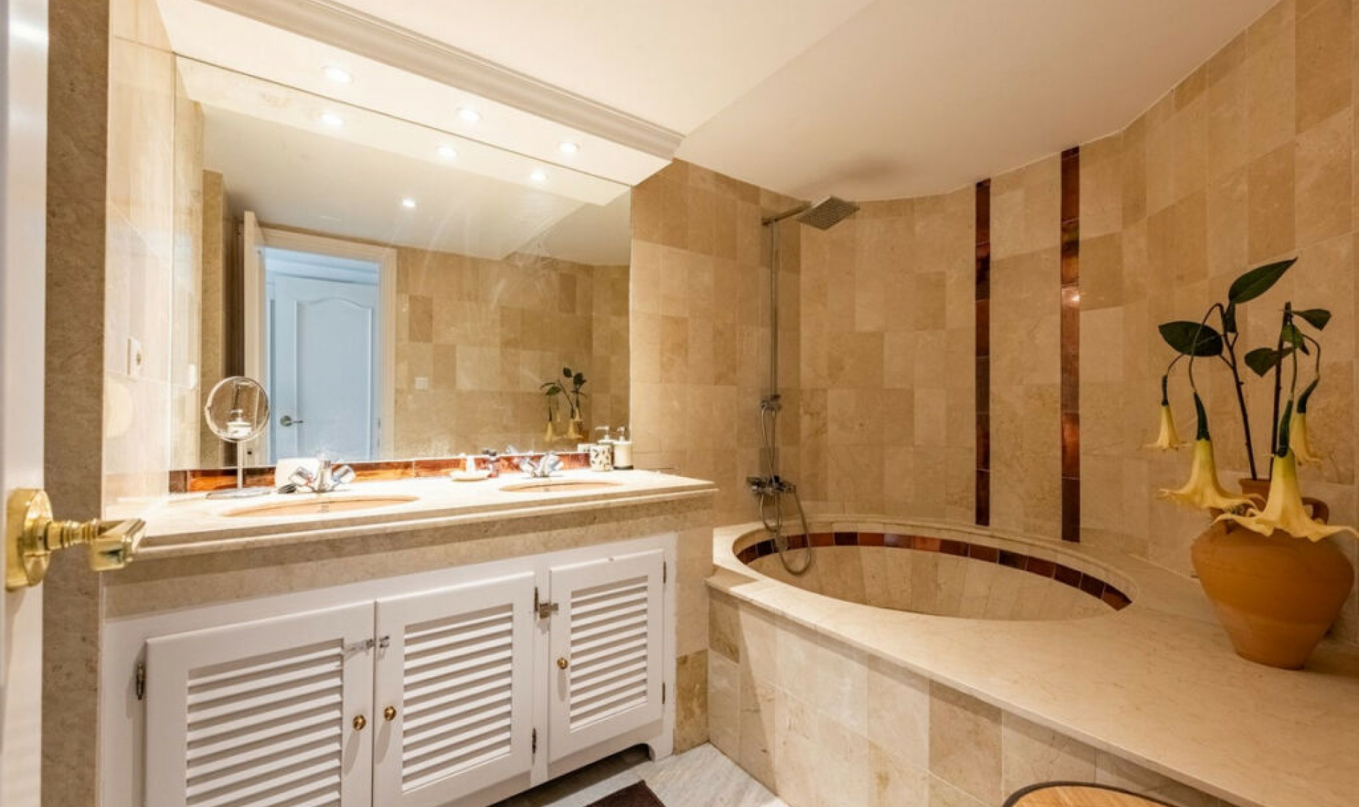 Resale - Apartment -
Bel Air