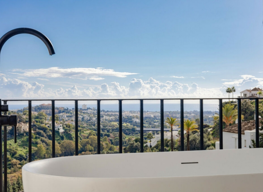 Resale - Apartment -
Benahavís