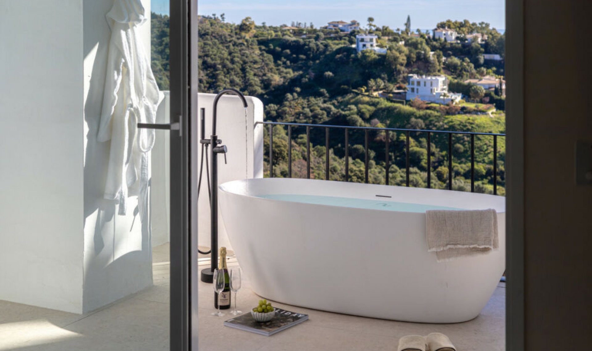 Resale - Apartment -
Benahavís