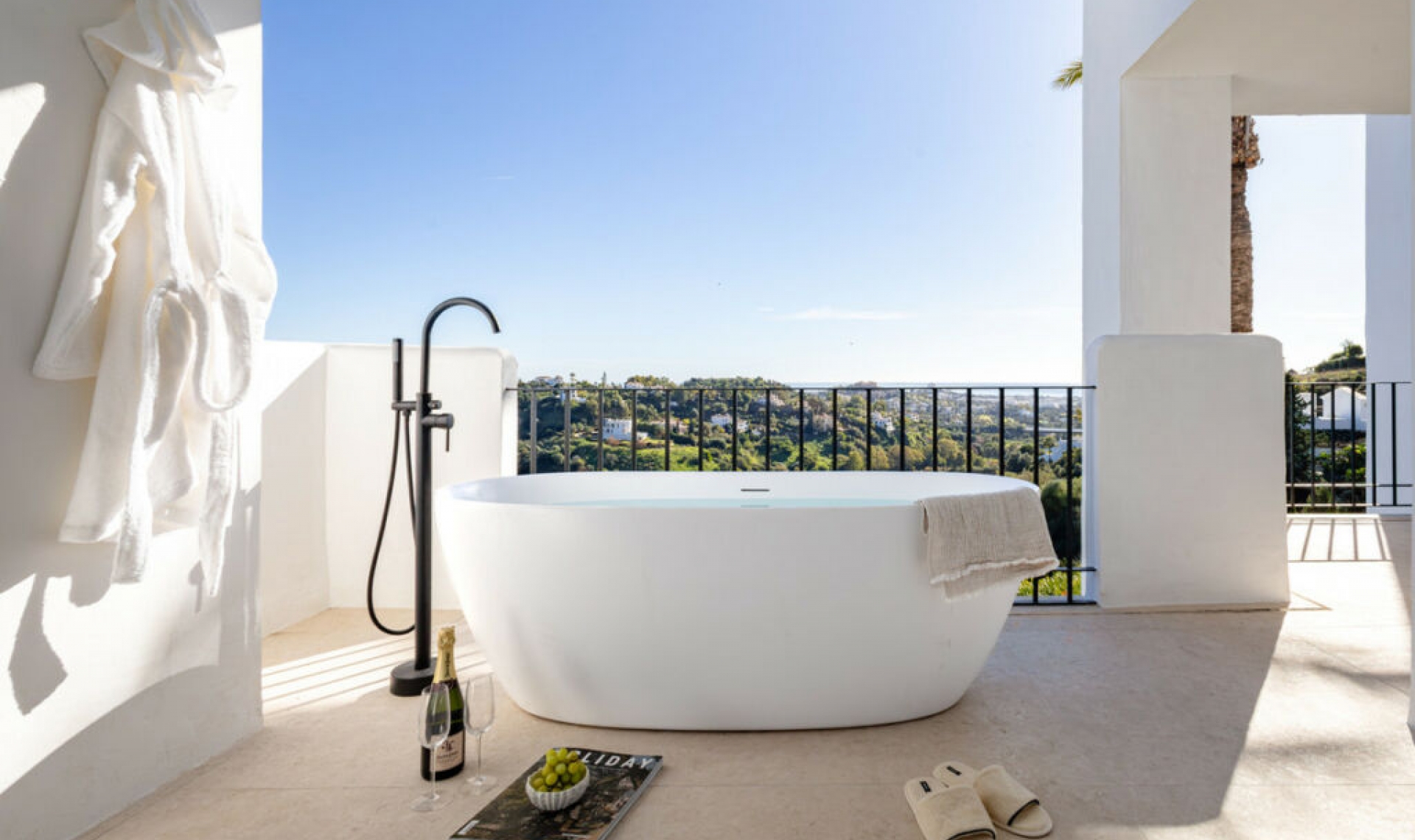 Resale - Apartment -
Benahavís