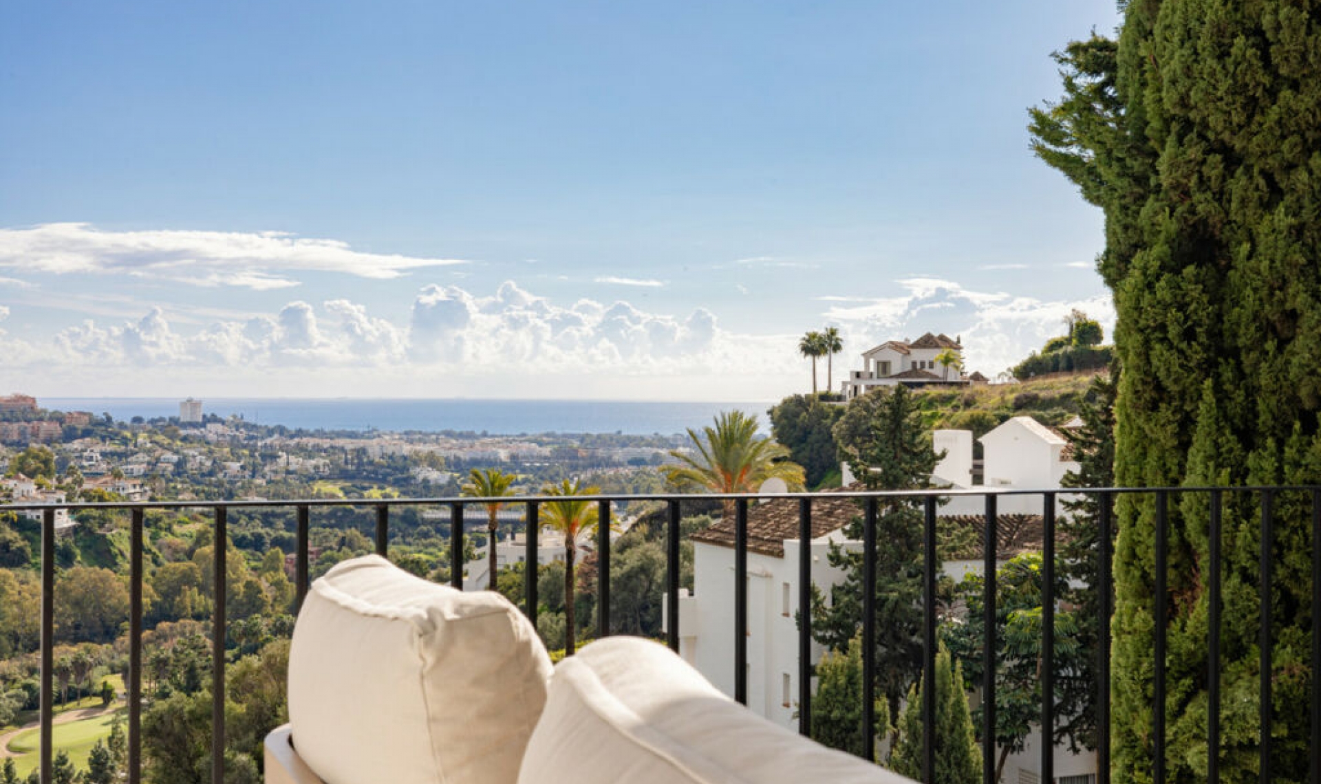 Resale - Apartment -
Benahavís