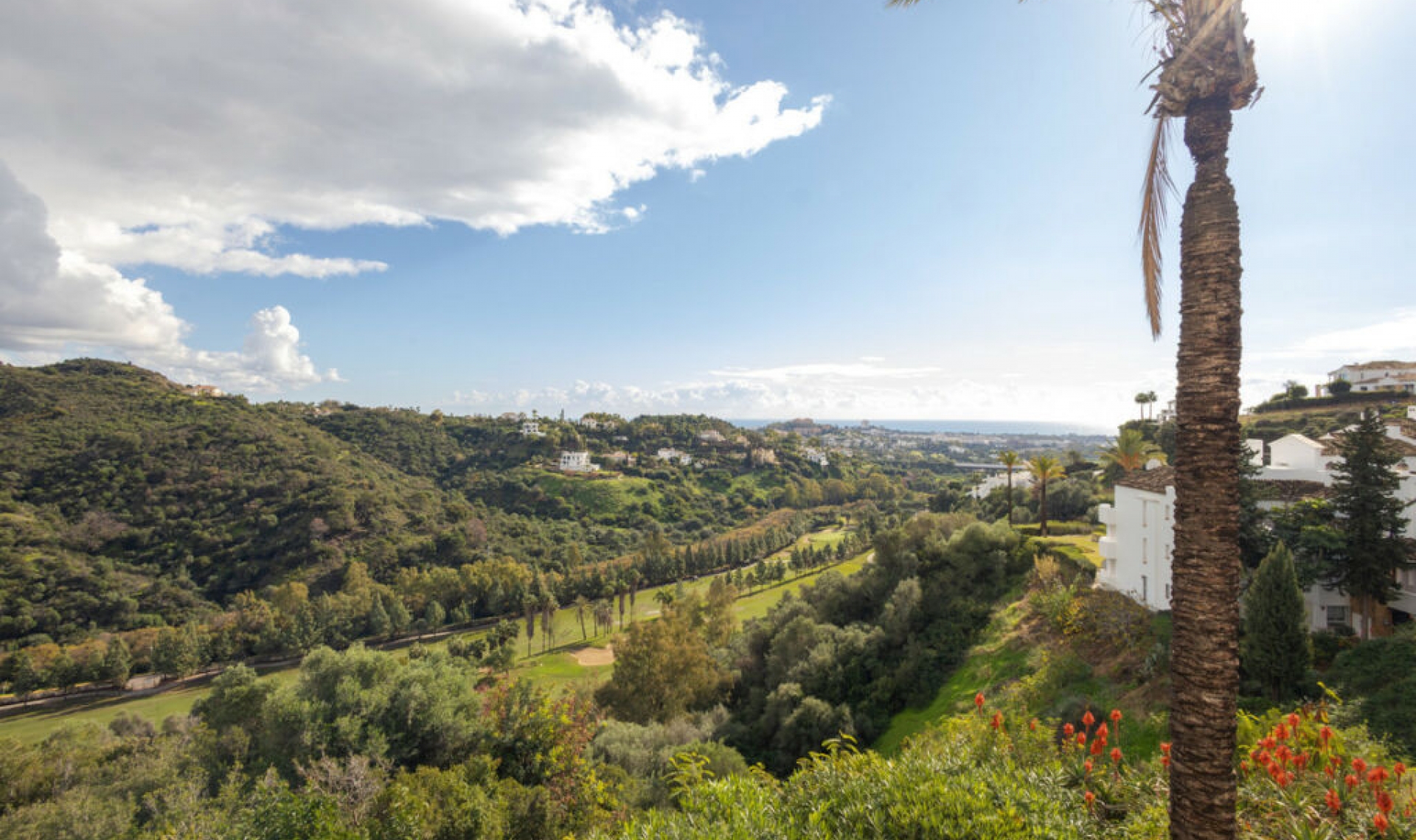 Resale - Apartment -
Benahavís