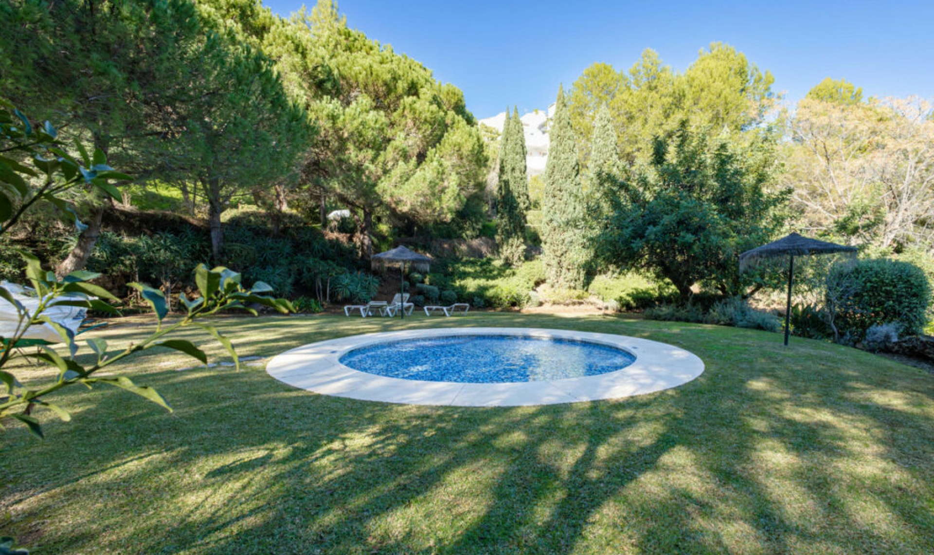 Resale - Apartment -
Benahavís