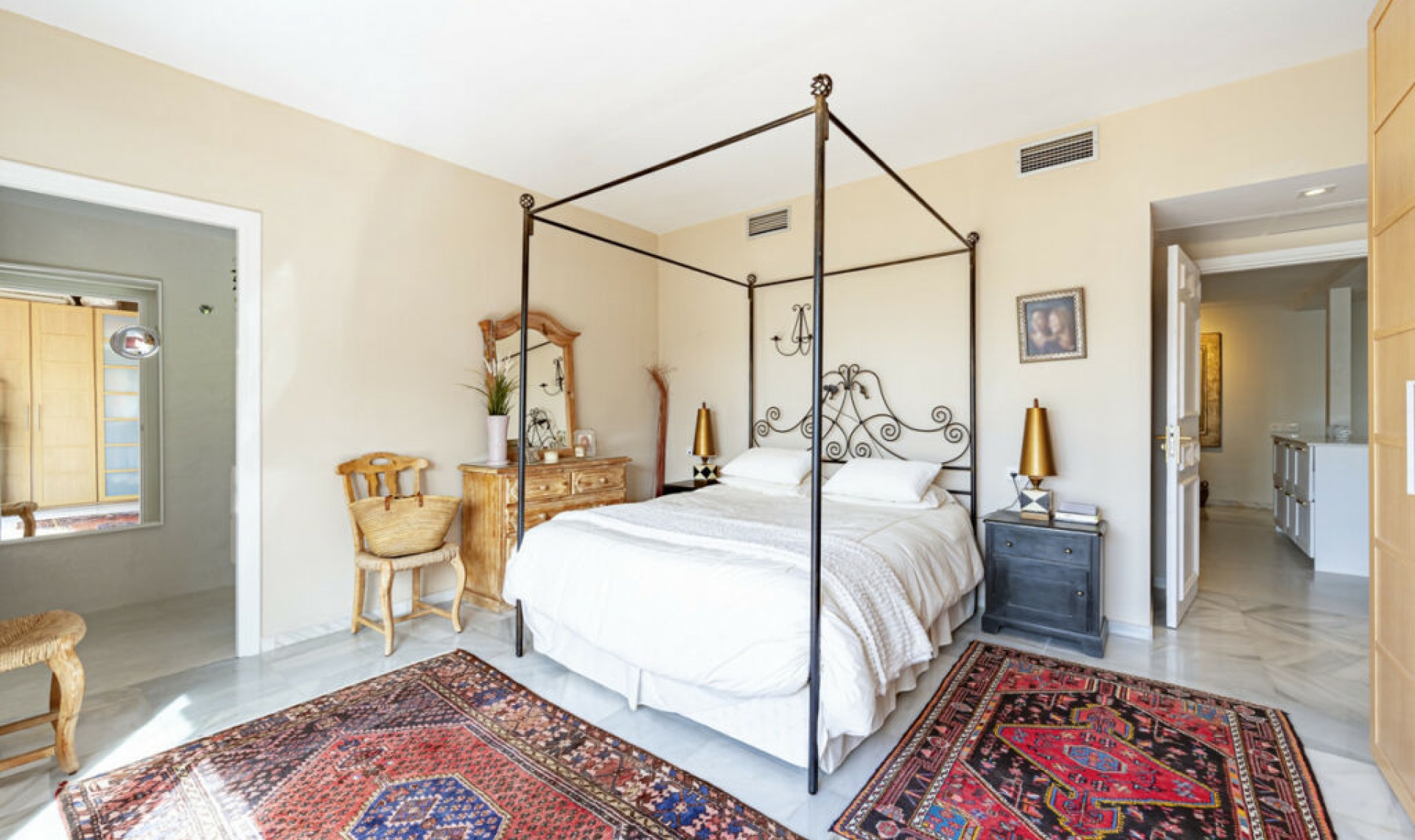 Resale - Apartment -
Benahavís