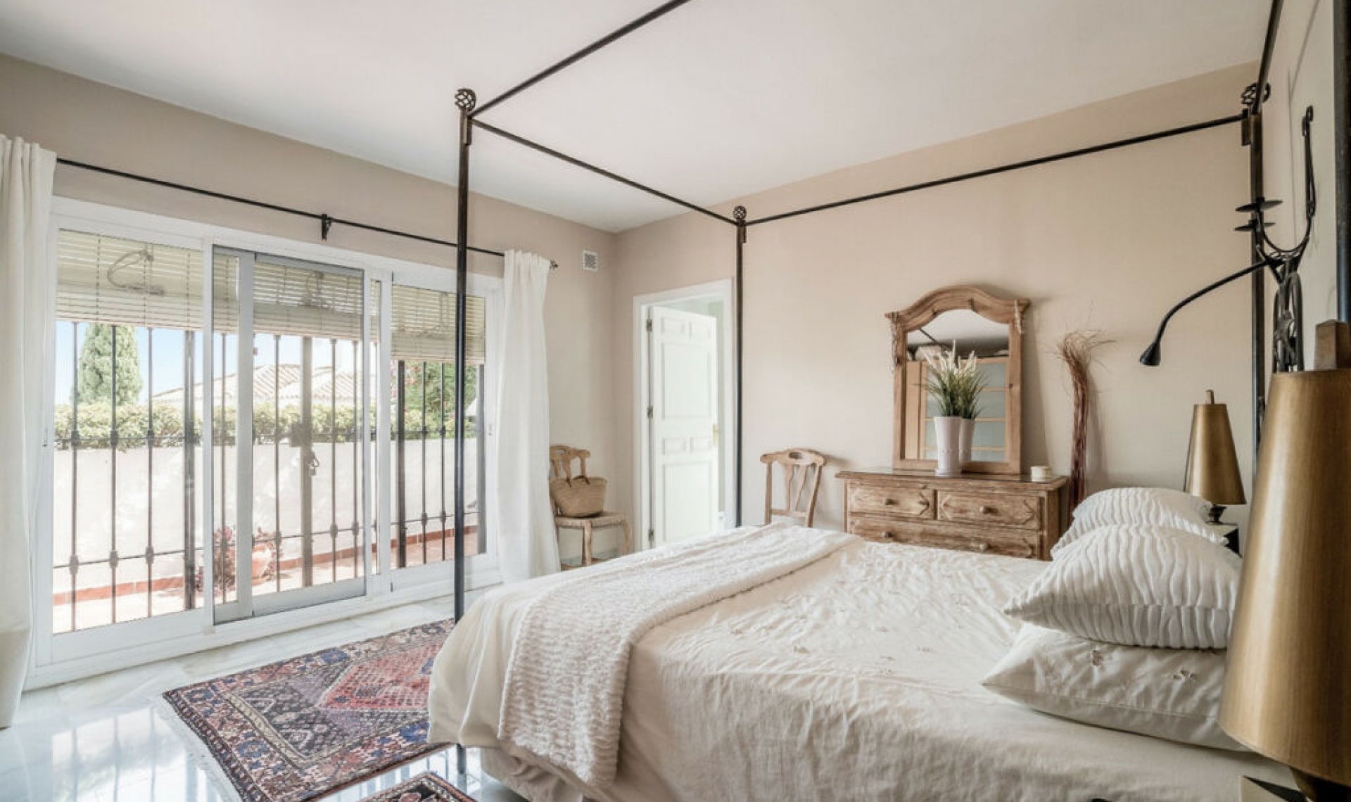 Resale - Apartment -
Benahavís