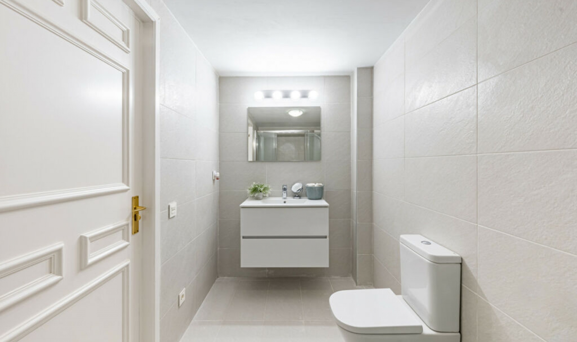 Resale - Apartment -
Benahavís