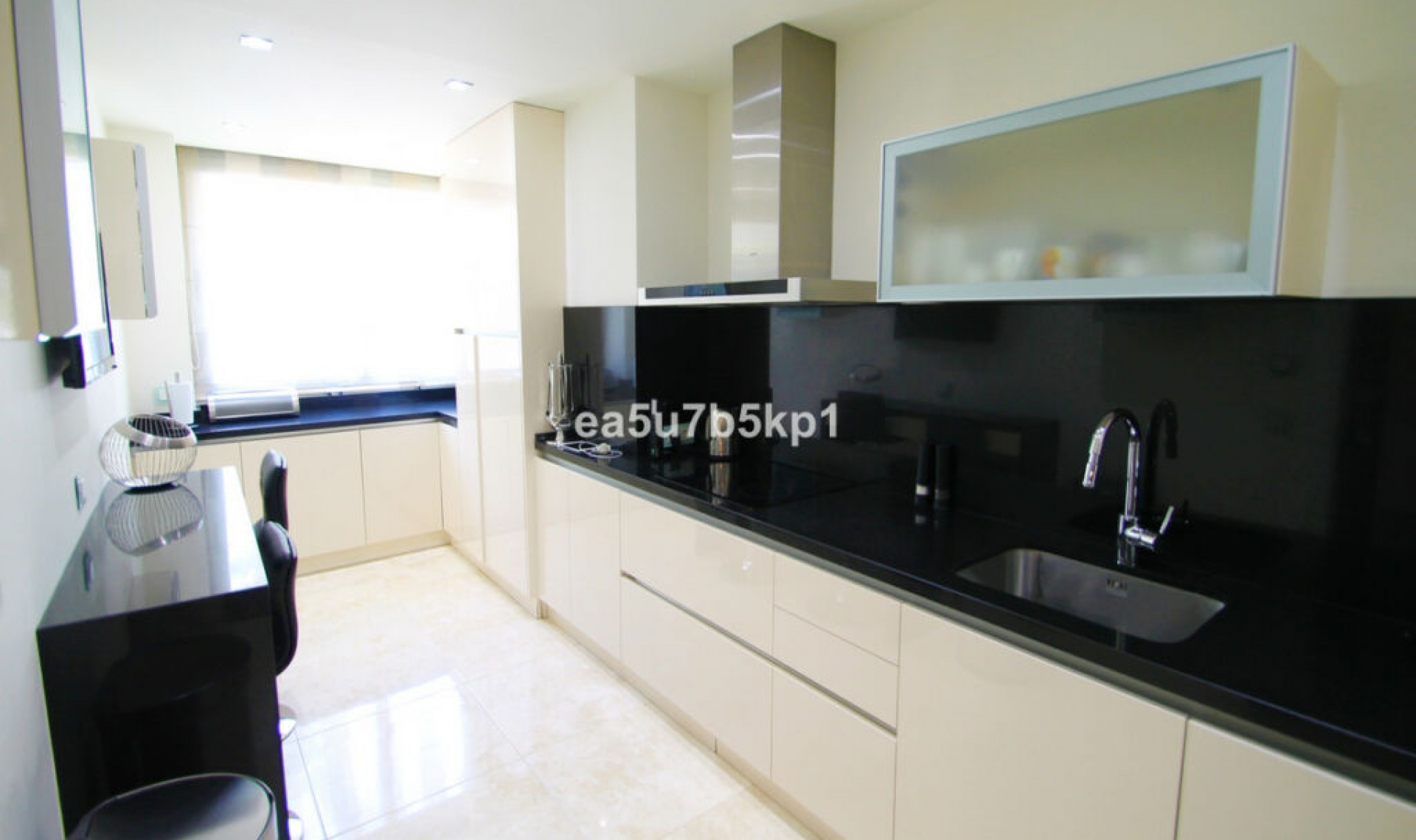 Resale - Apartment -
Benahavís