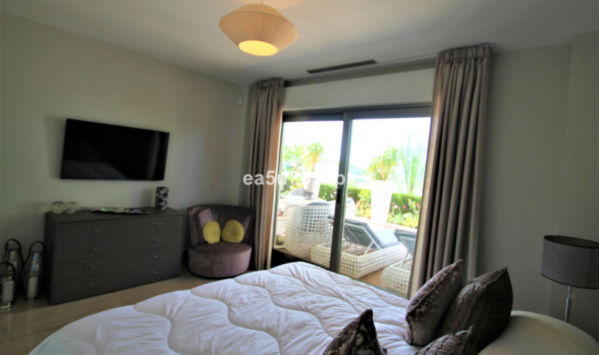 Resale - Apartment -
Benahavís