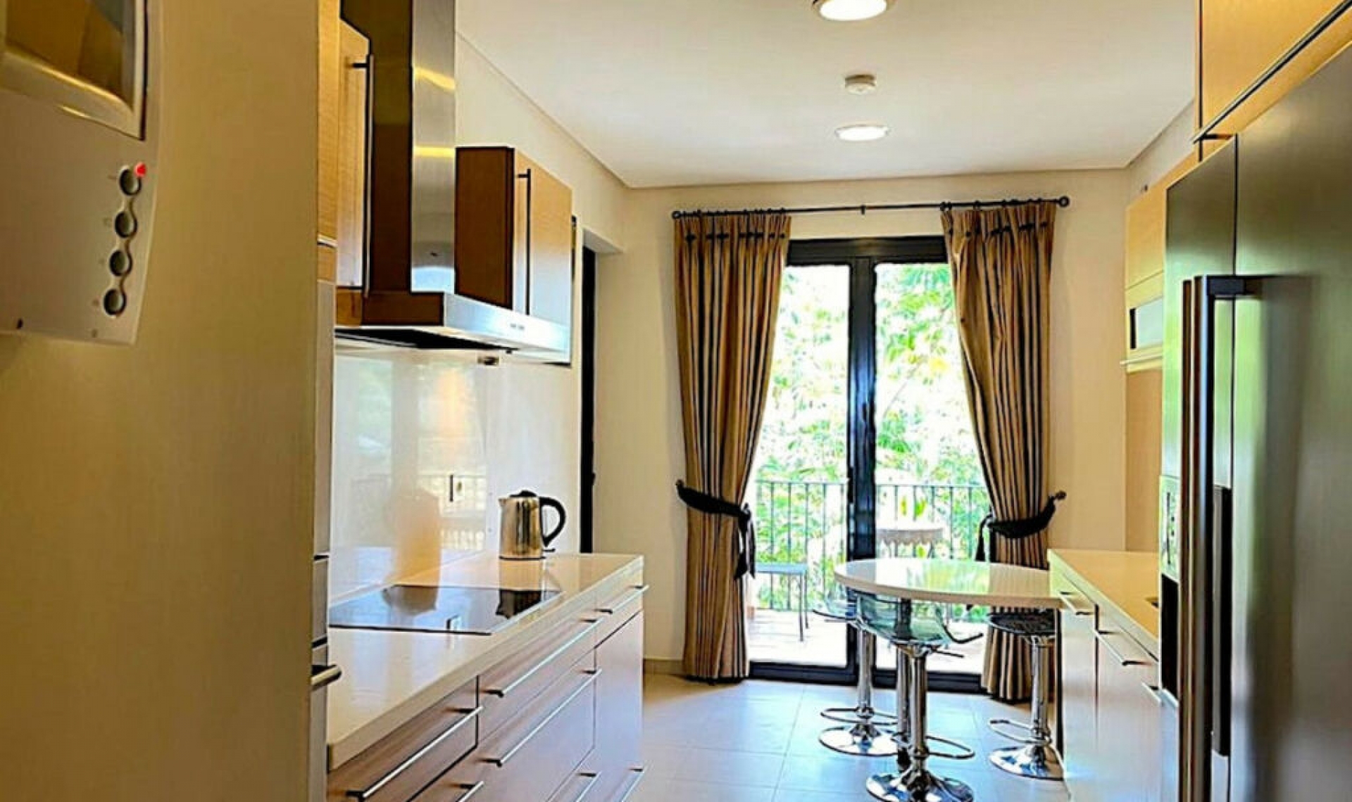 Resale - Apartment -
Benahavís