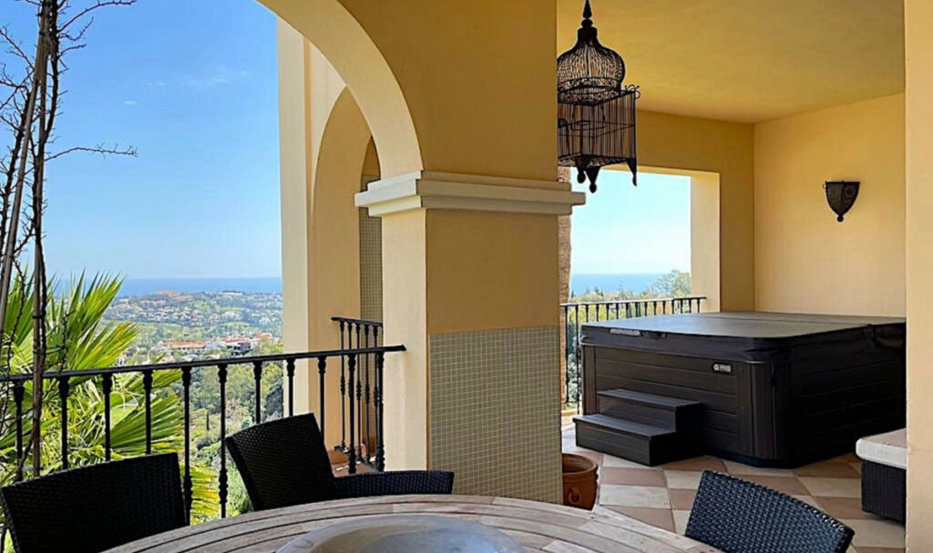 Resale - Apartment -
Benahavís