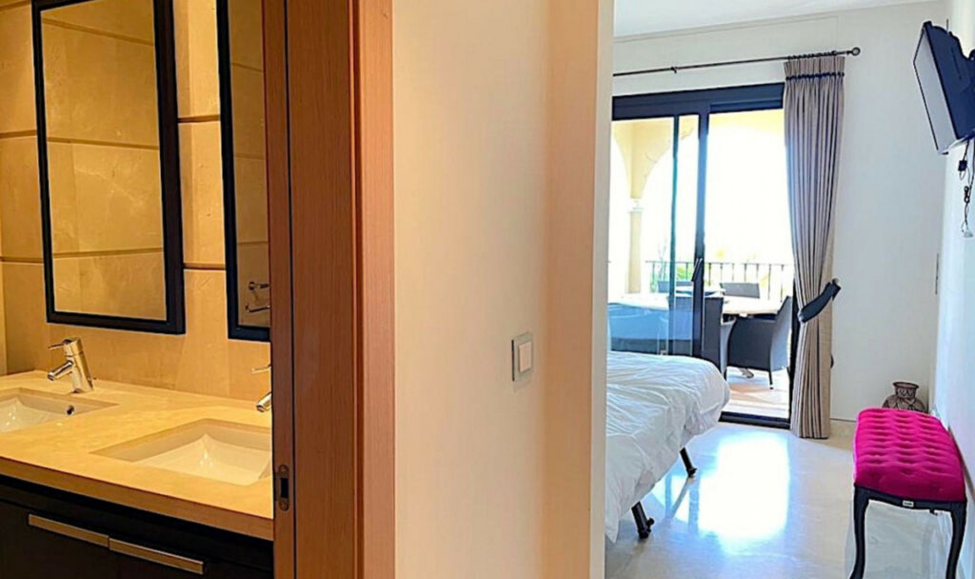 Resale - Apartment -
Benahavís