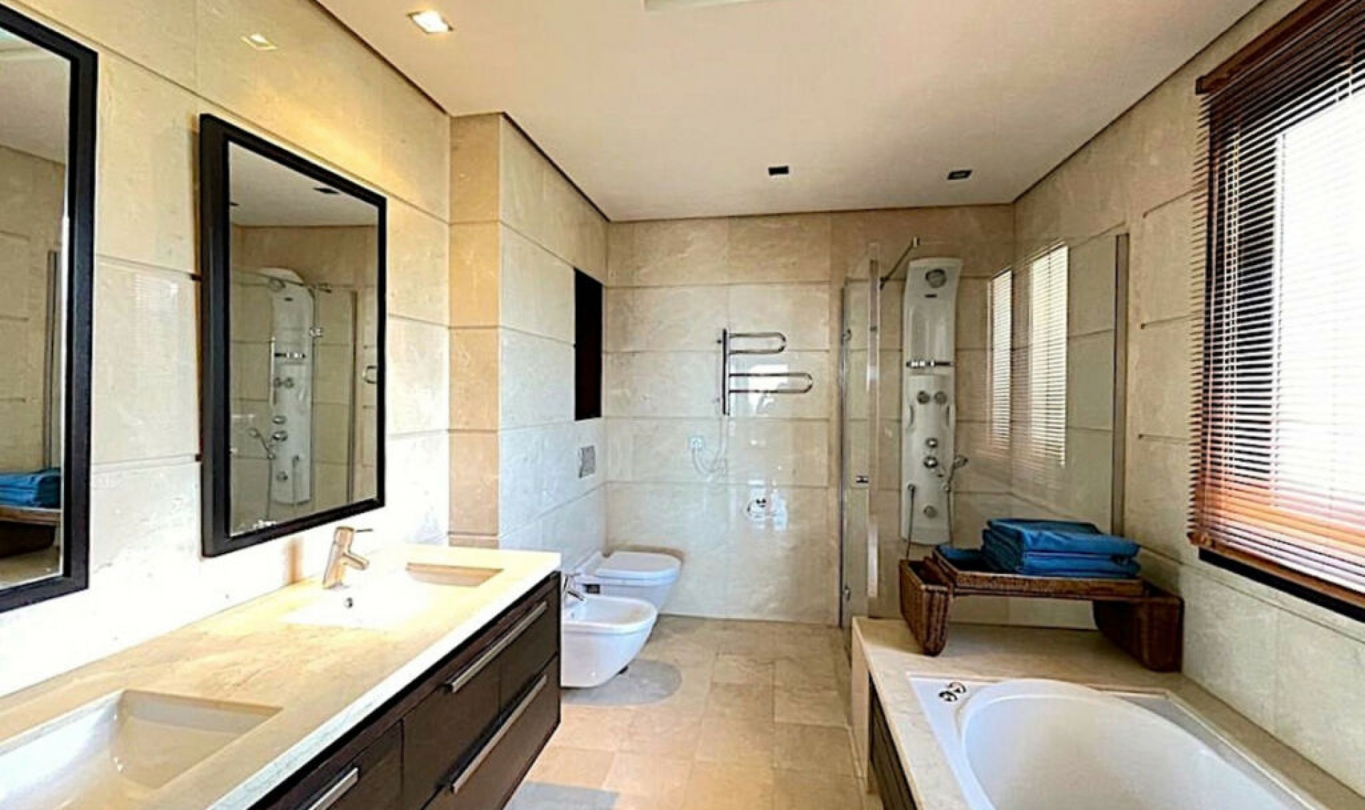 Resale - Apartment -
Benahavís