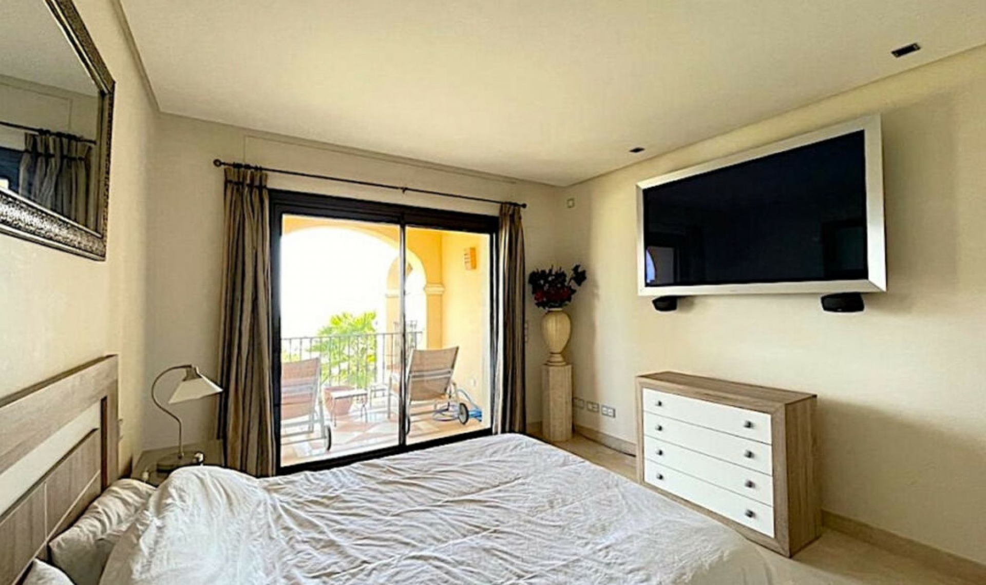 Resale - Apartment -
Benahavís