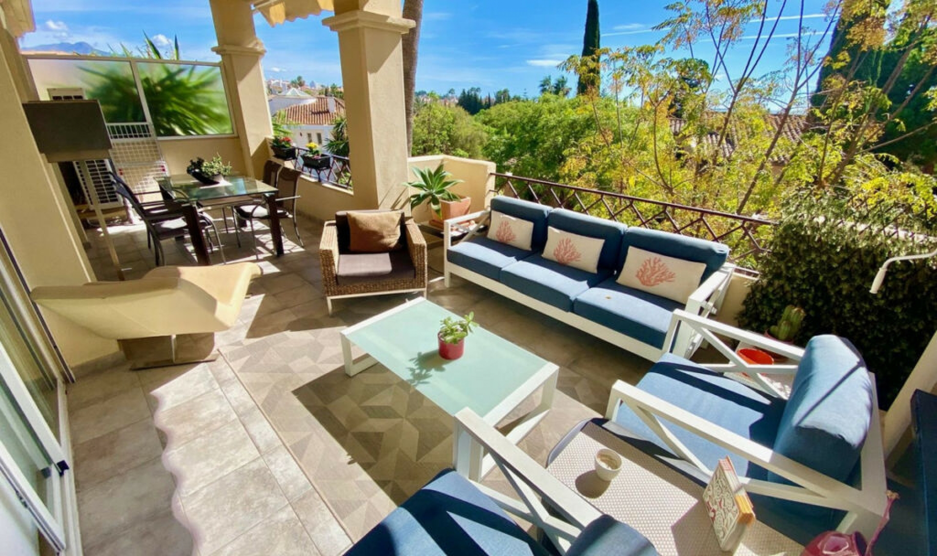 Resale - Apartment -
Benahavís