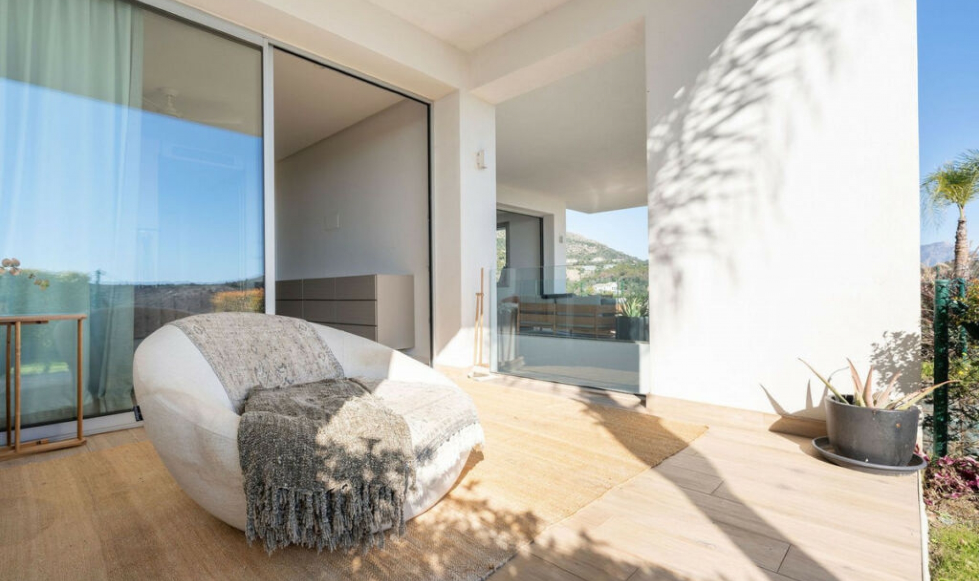Resale - Apartment -
Benahavís
