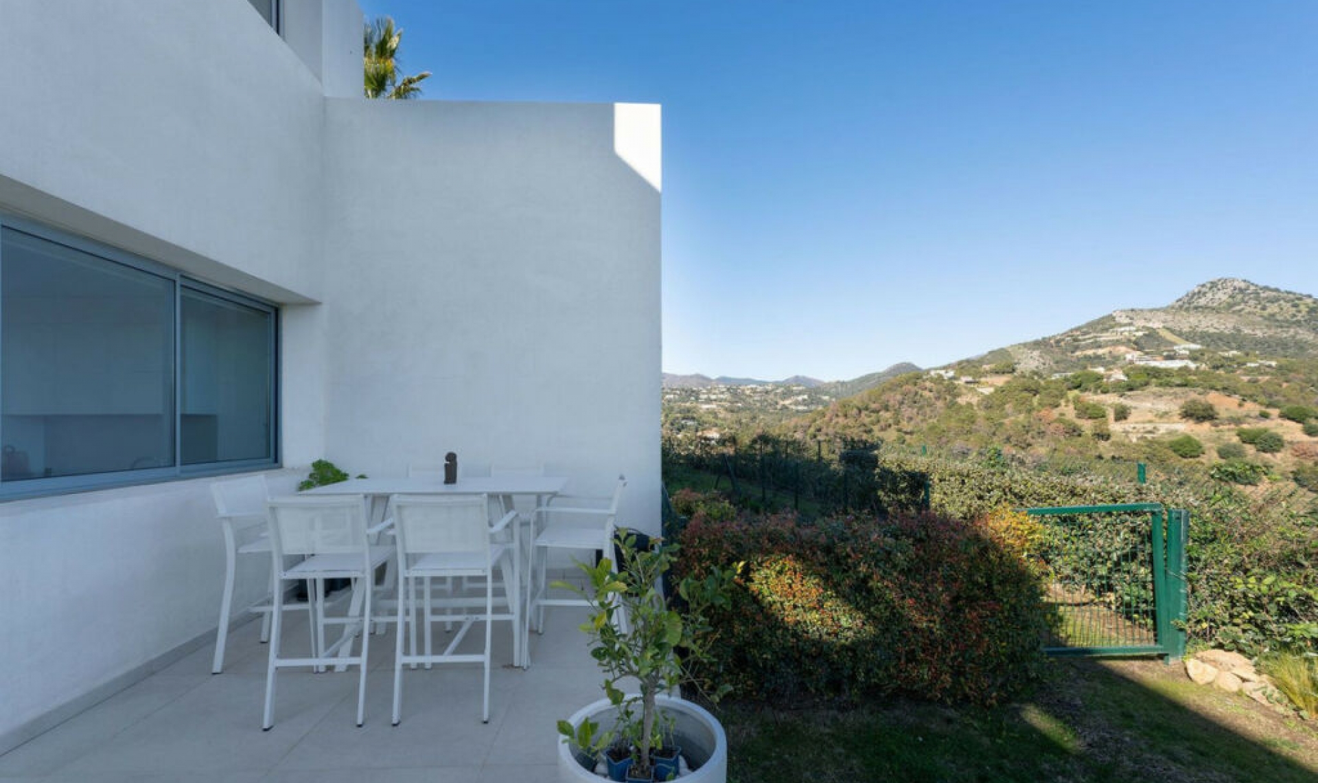 Resale - Apartment -
Benahavís