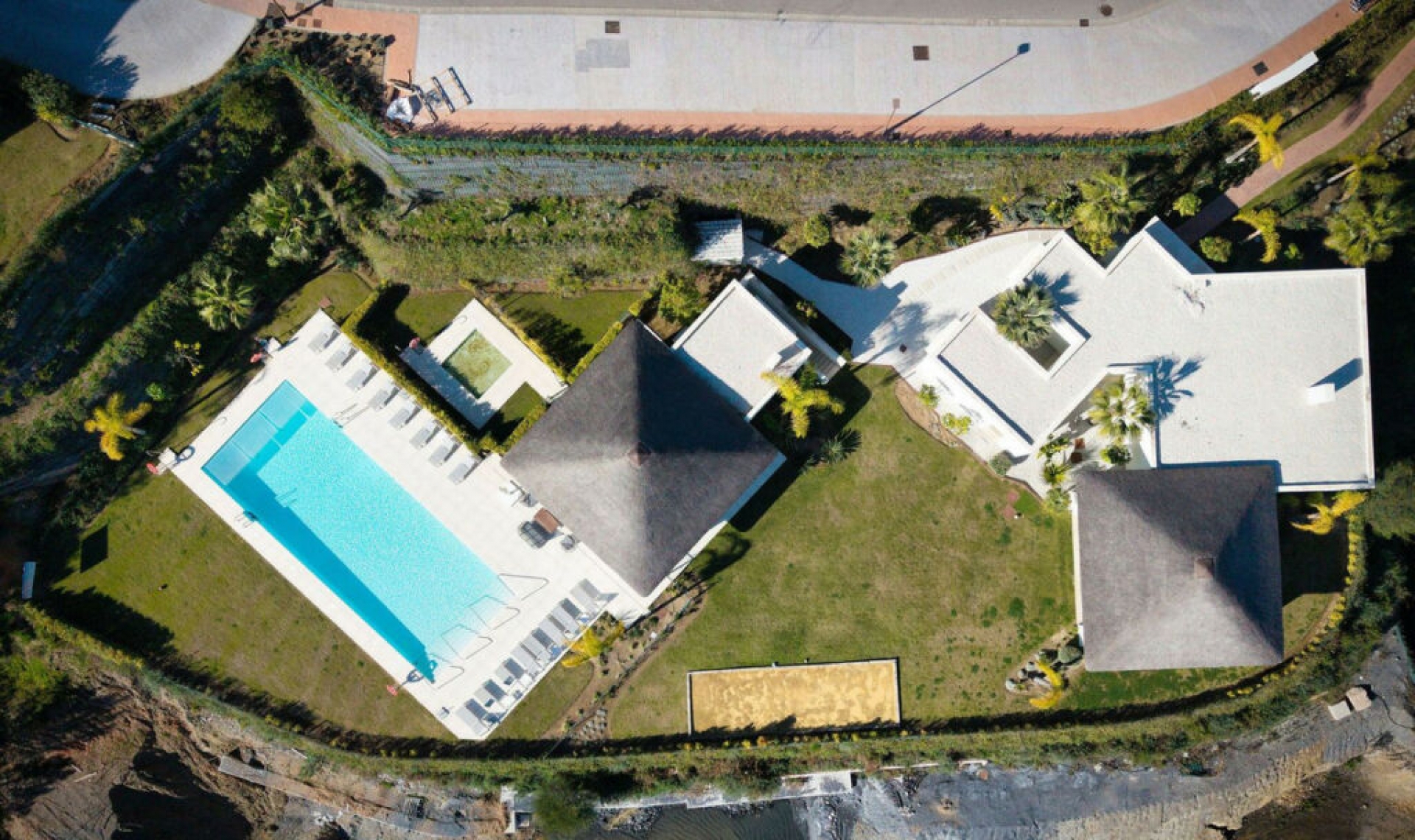 Resale - Apartment -
Benahavís