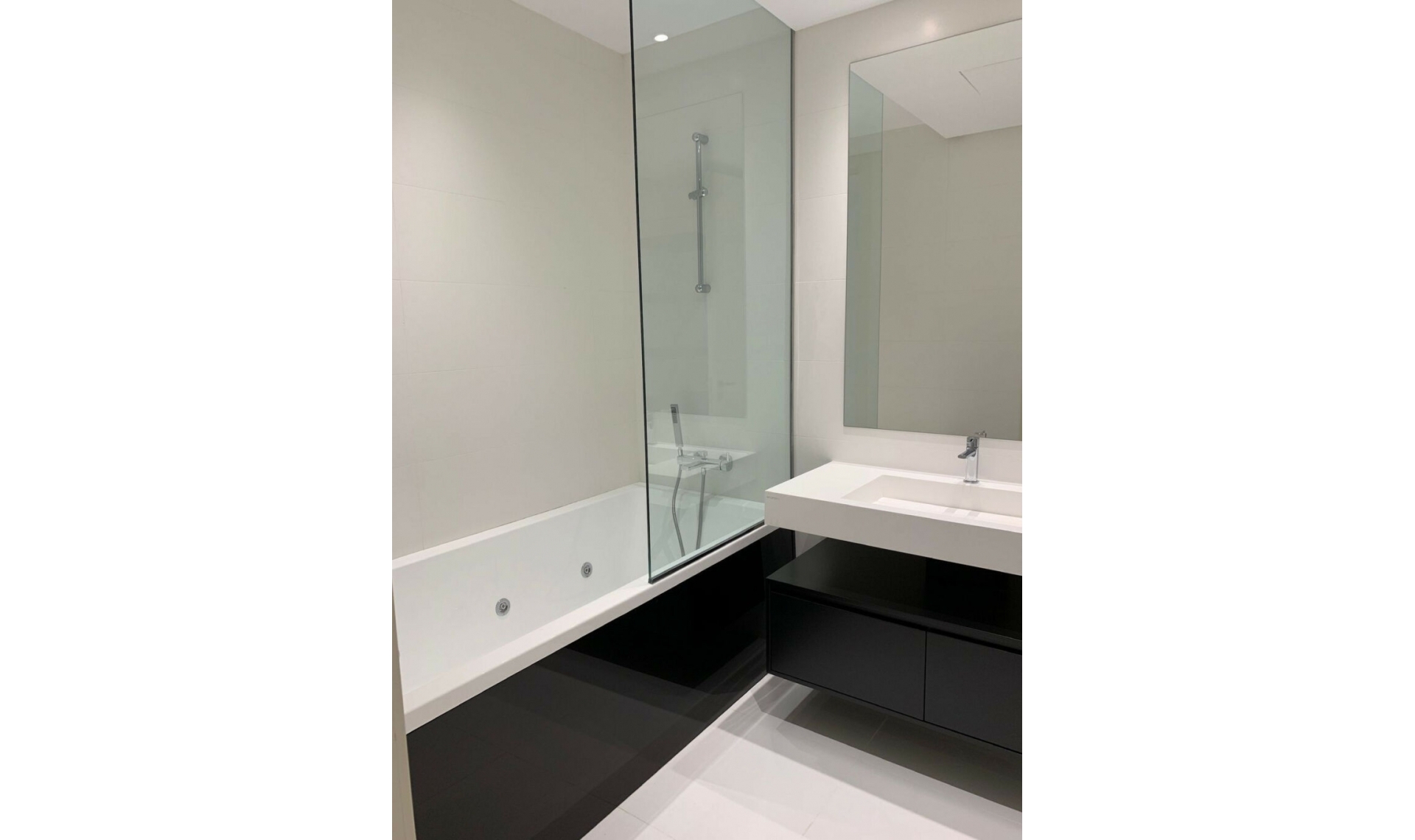 Resale - Apartment -
Benahavís