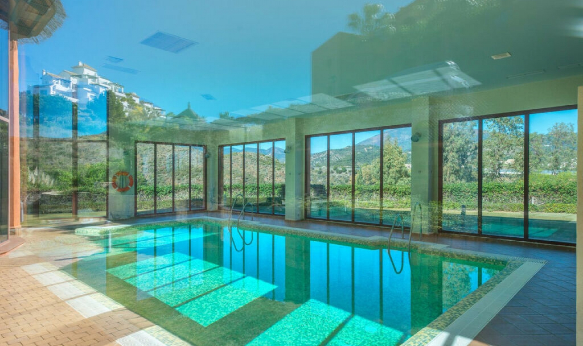 Resale - Apartment -
Benahavís