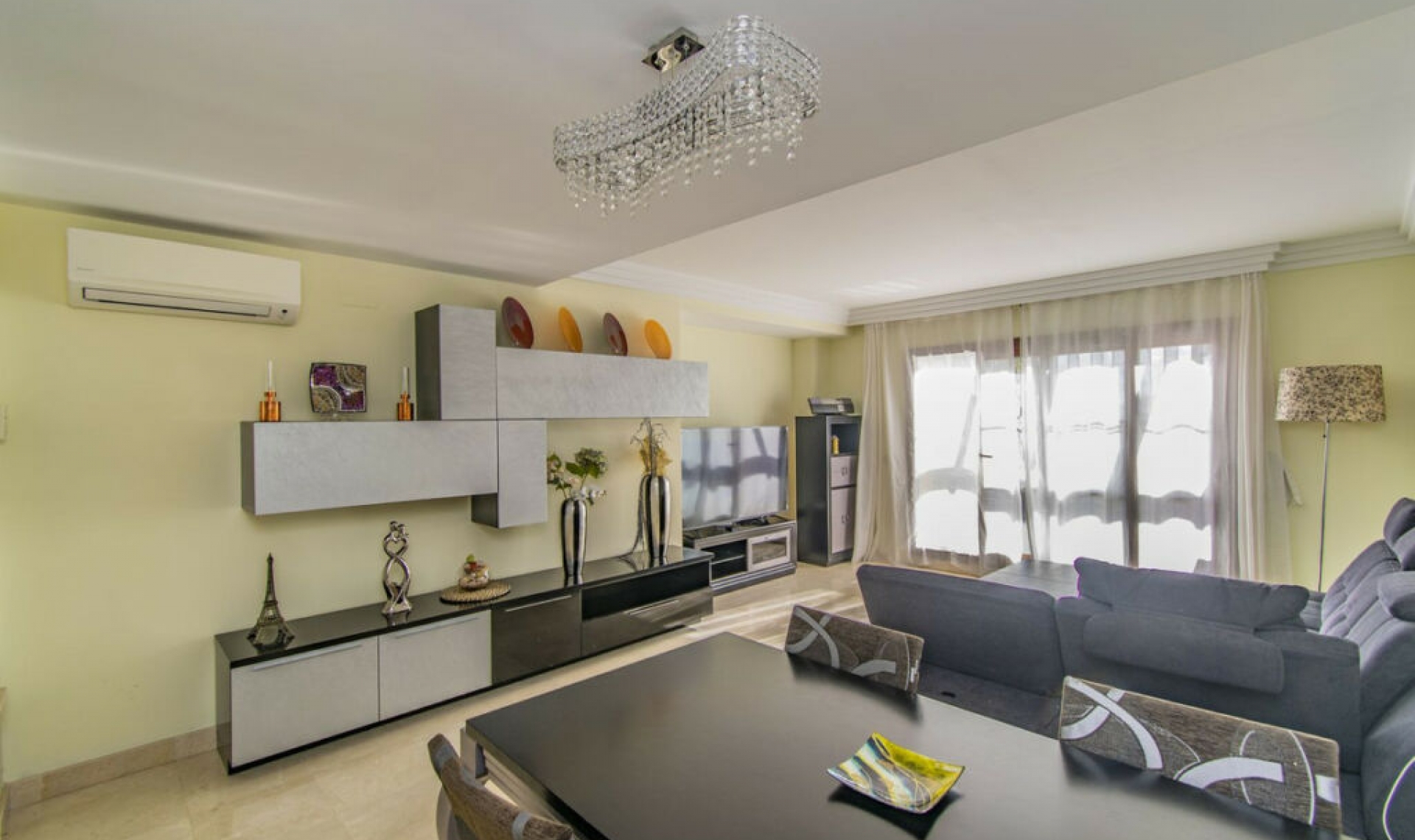Resale - Apartment -
Benahavís