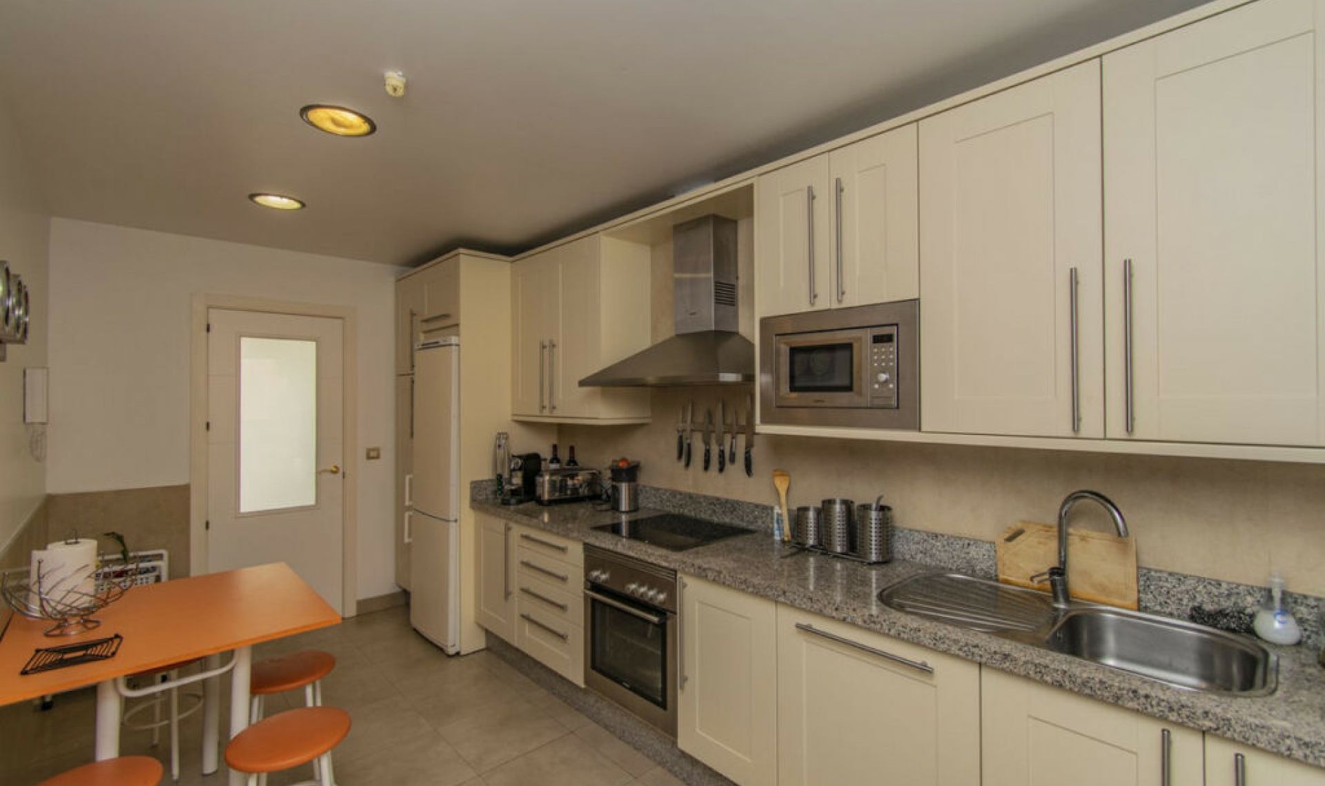 Resale - Apartment -
Benahavís