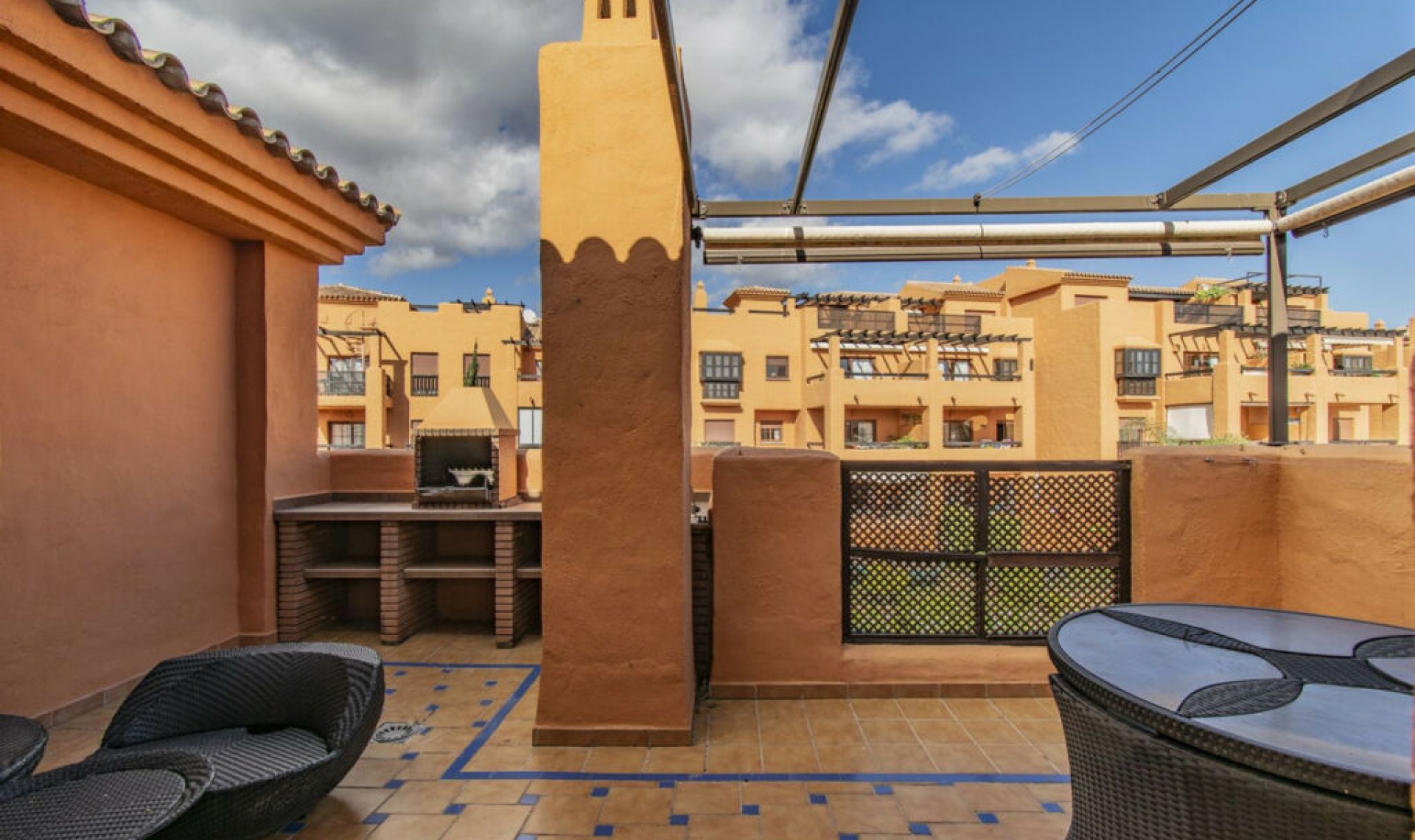 Resale - Apartment -
Benahavís