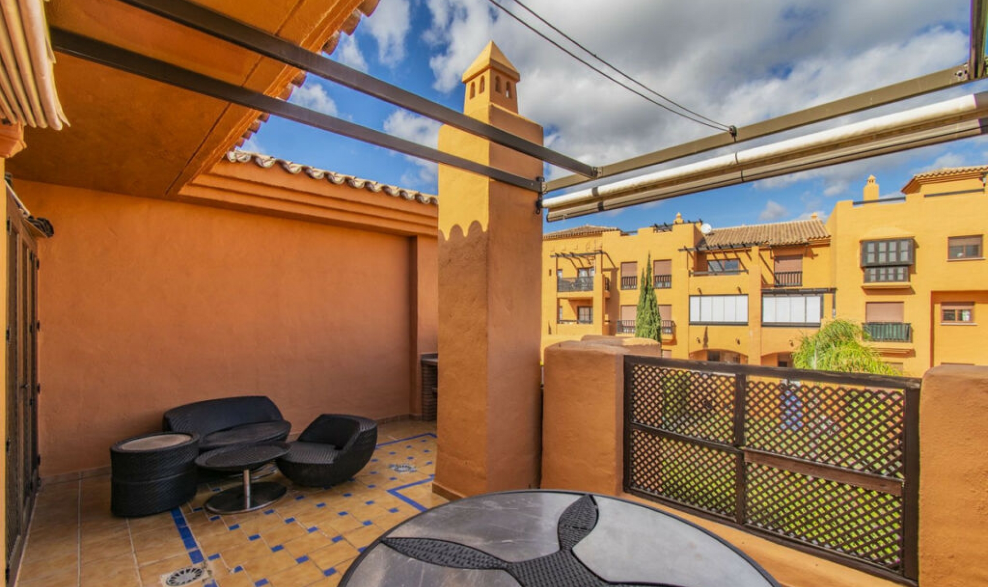 Resale - Apartment -
Benahavís