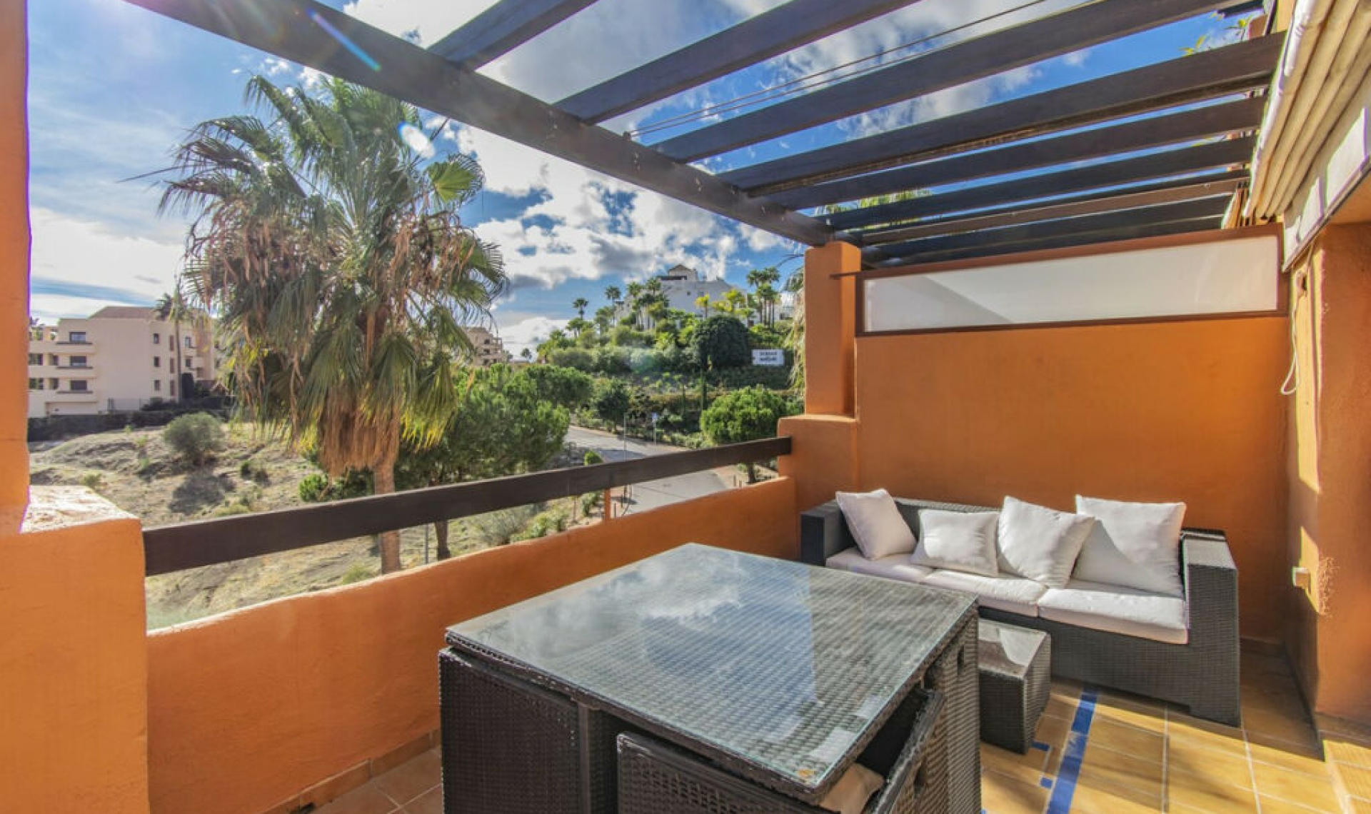 Resale - Apartment -
Benahavís