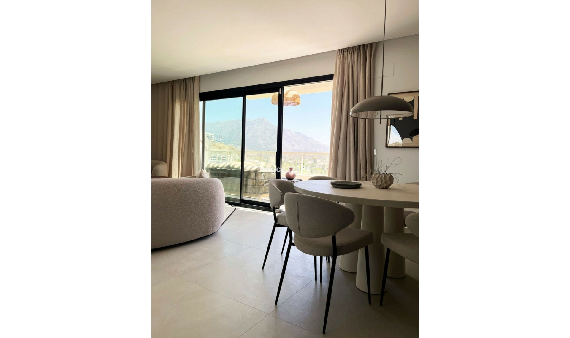 Resale - Apartment -
Benahavís