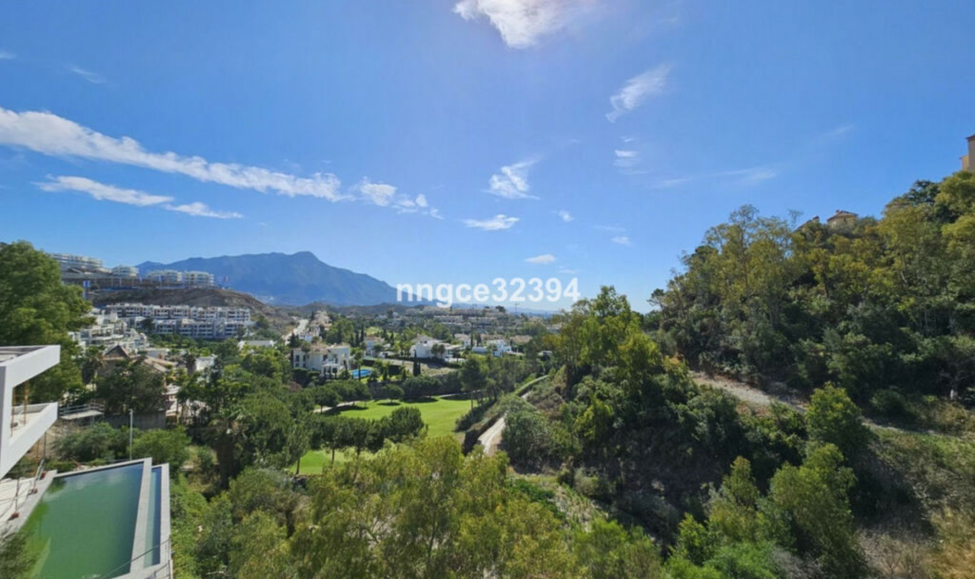 Resale - Apartment -
Benahavís