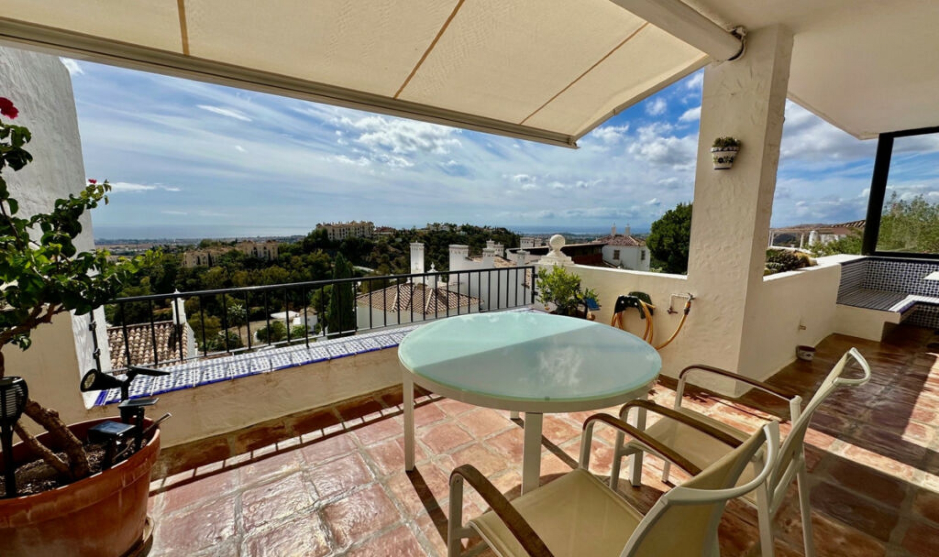 Resale - Apartment -
Benahavís