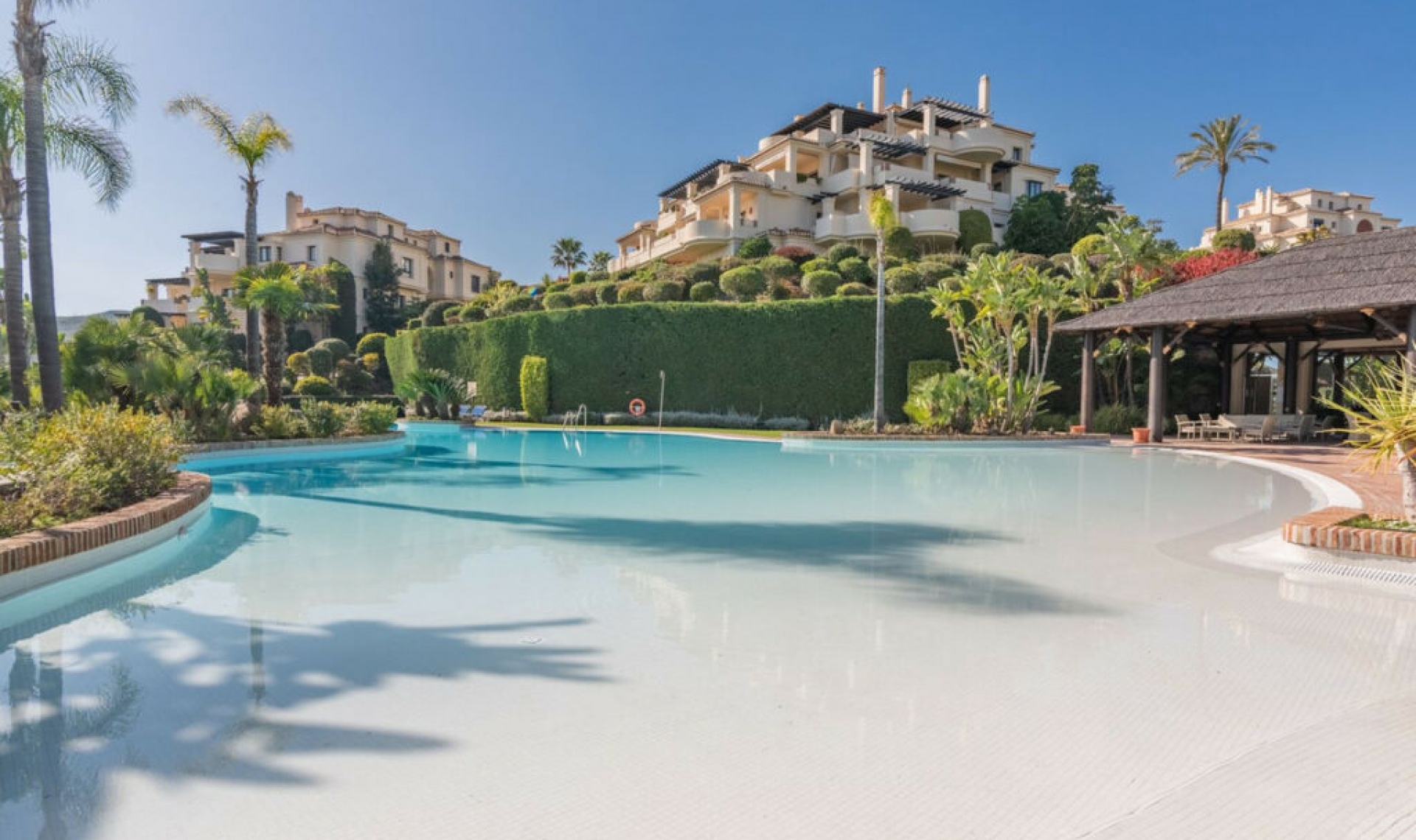 Resale - Apartment -
Benahavís