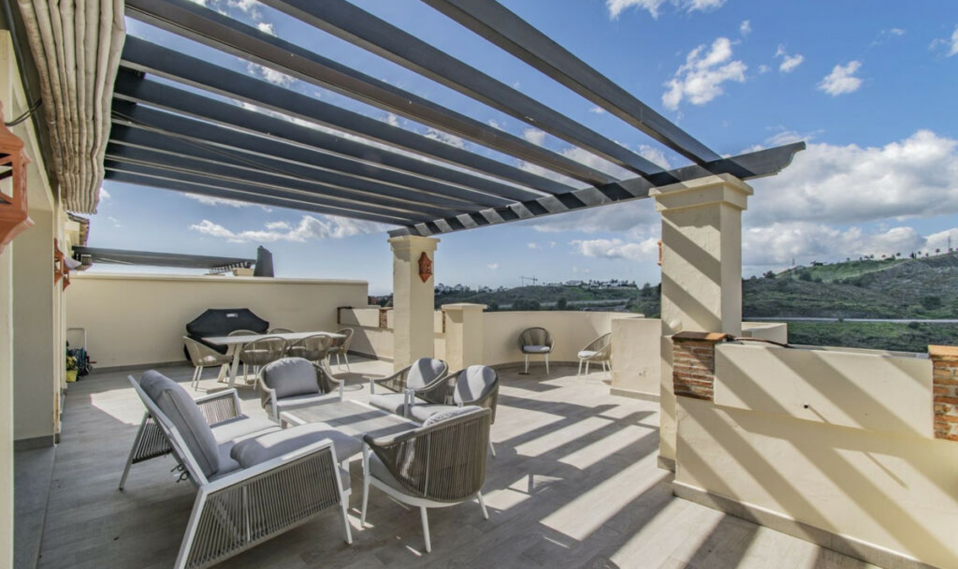 Resale - Apartment -
Benahavís