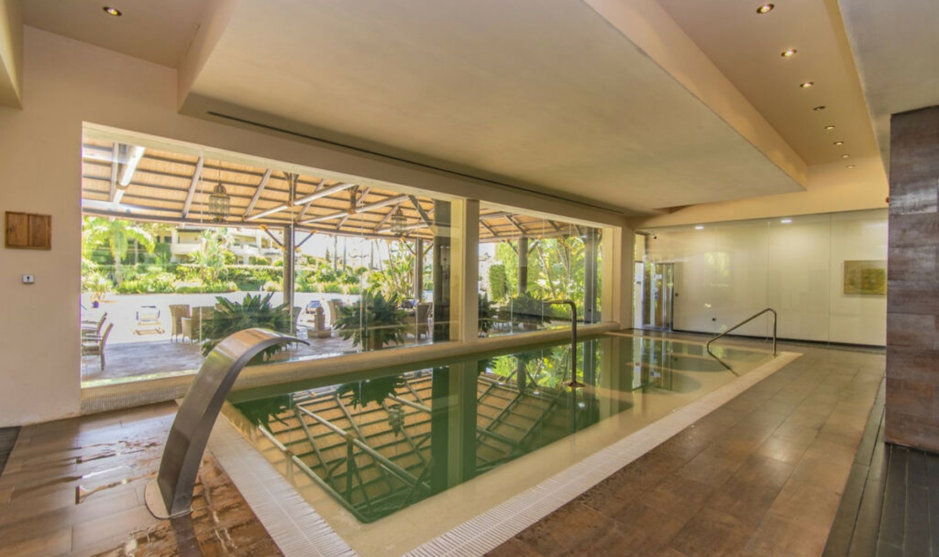 Resale - Apartment -
Benahavís