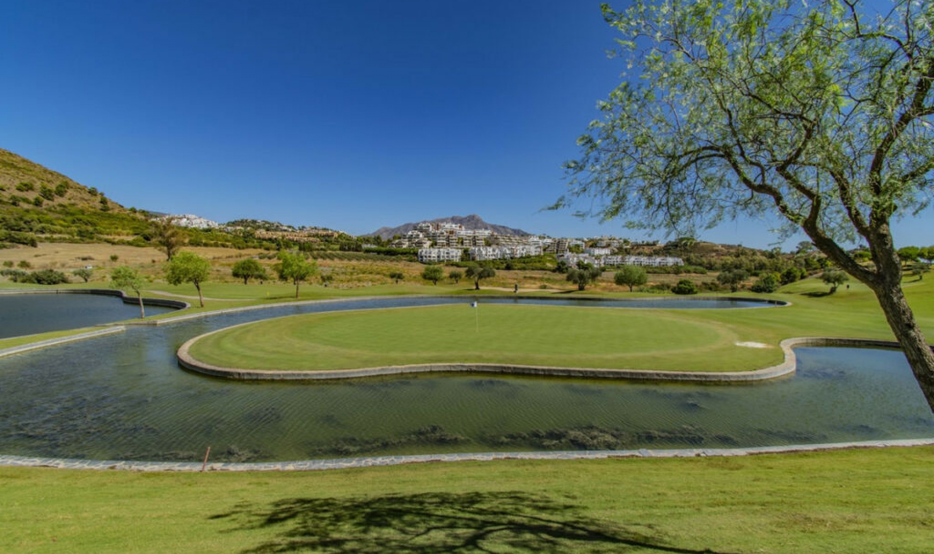 Resale - Apartment -
Benahavís