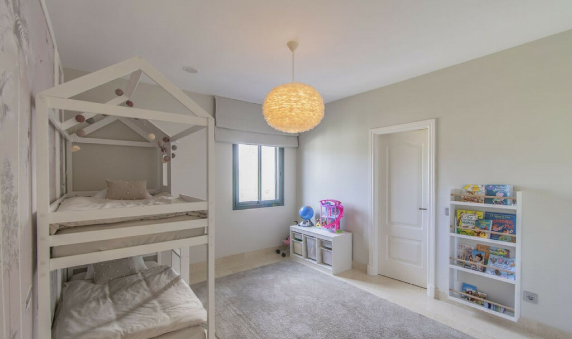 Resale - Apartment -
Benahavís