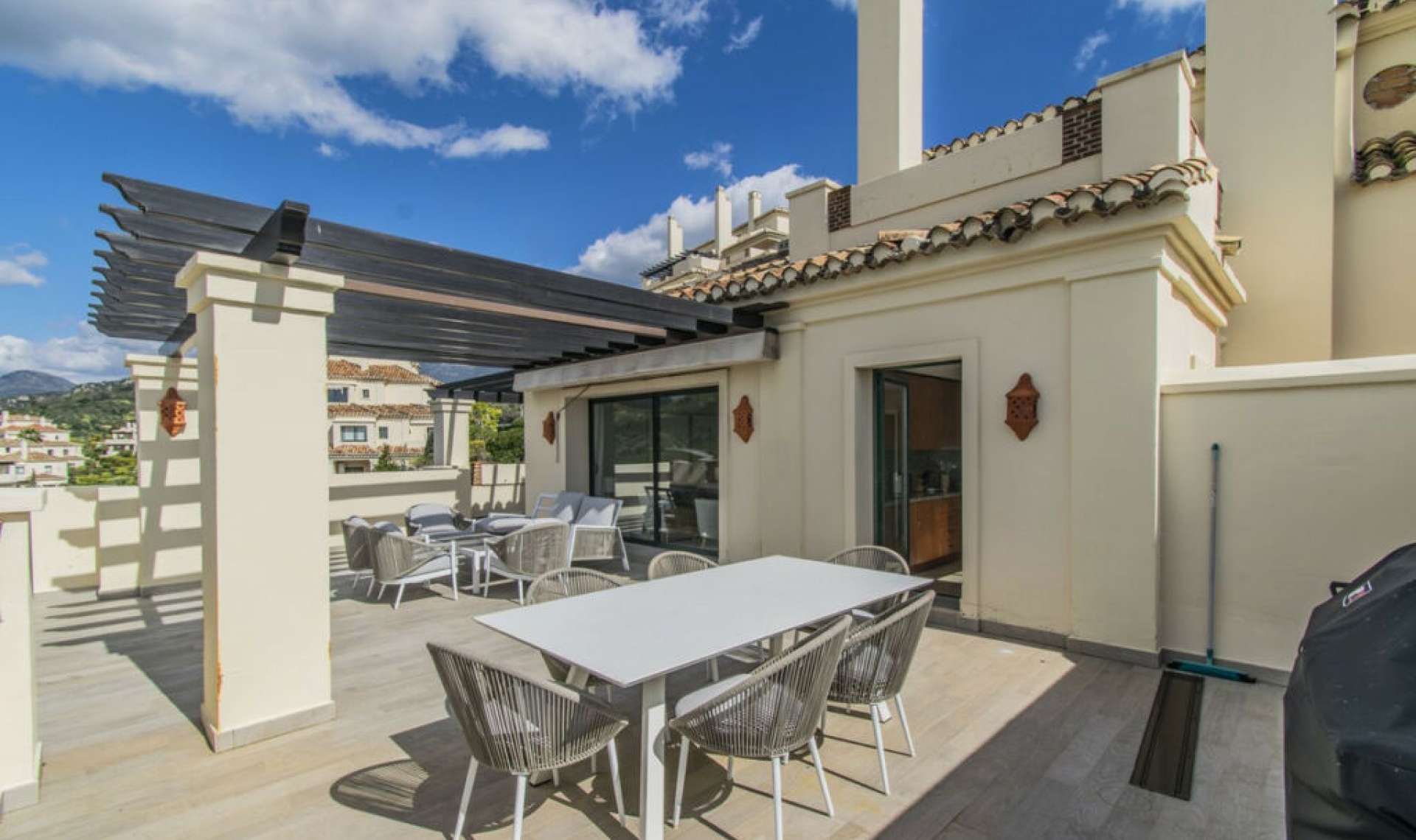Resale - Apartment -
Benahavís