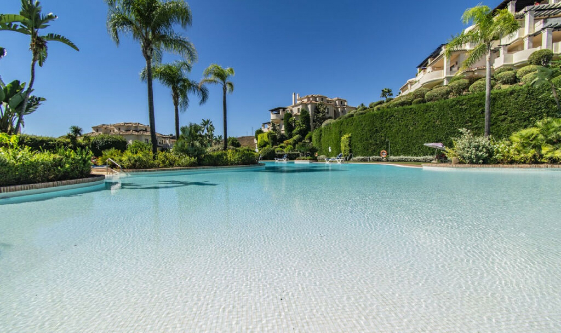 Resale - Apartment -
Benahavís