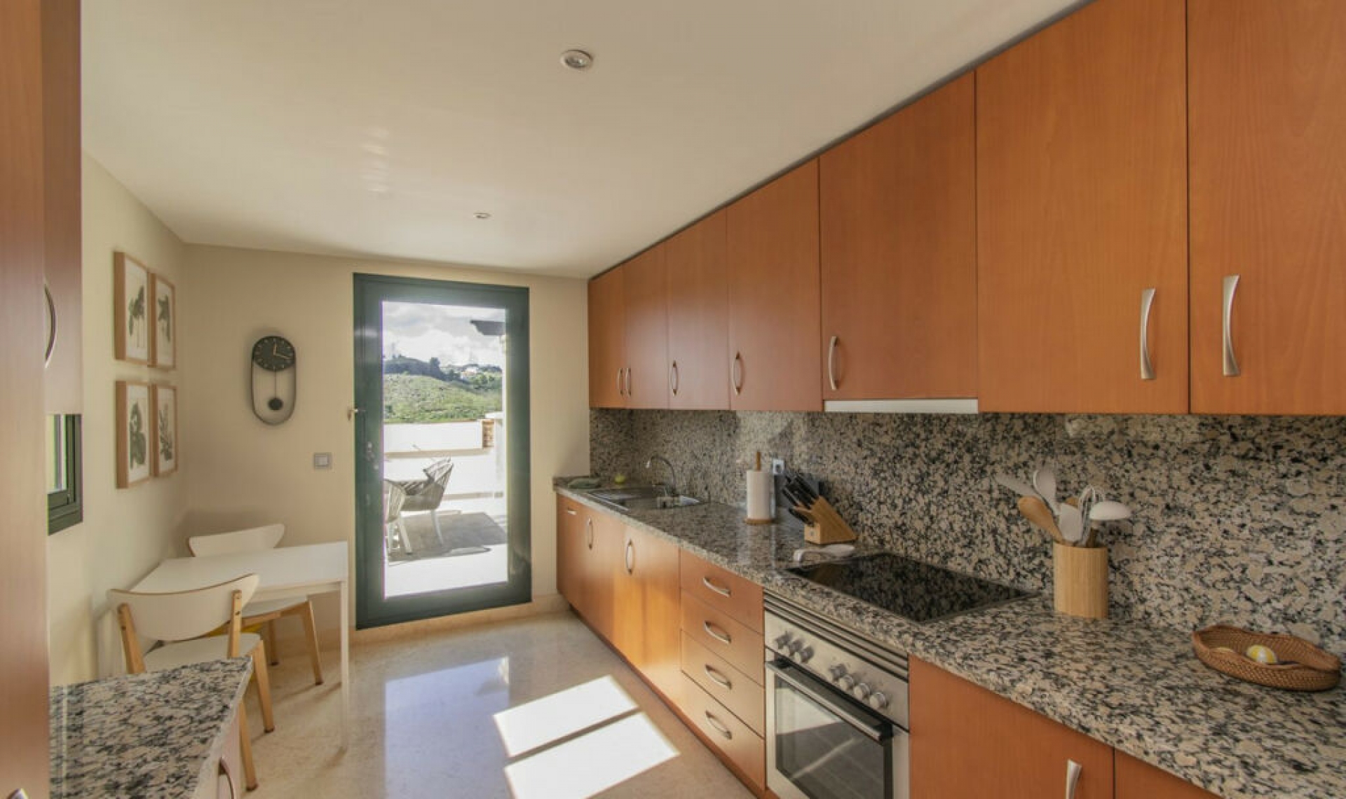 Resale - Apartment -
Benahavís