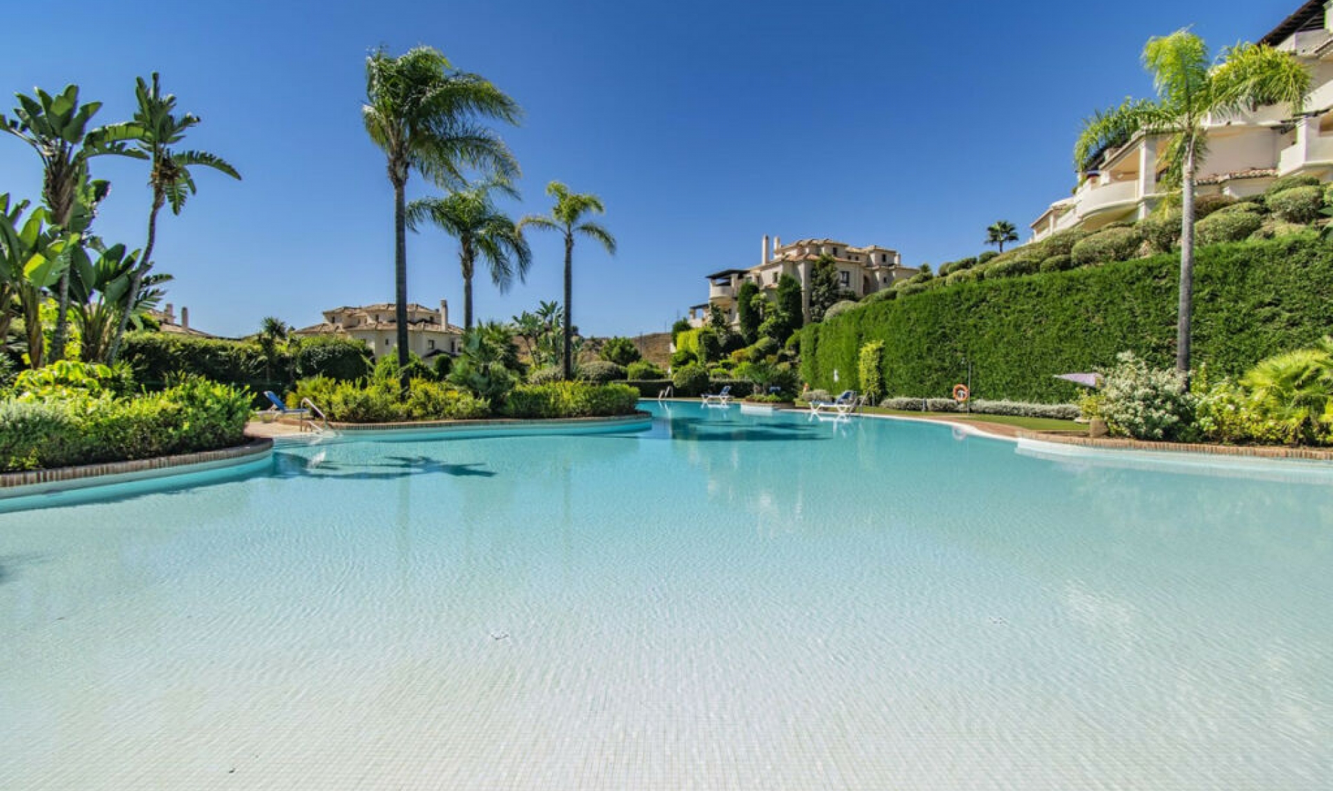 Resale - Apartment -
Benahavís