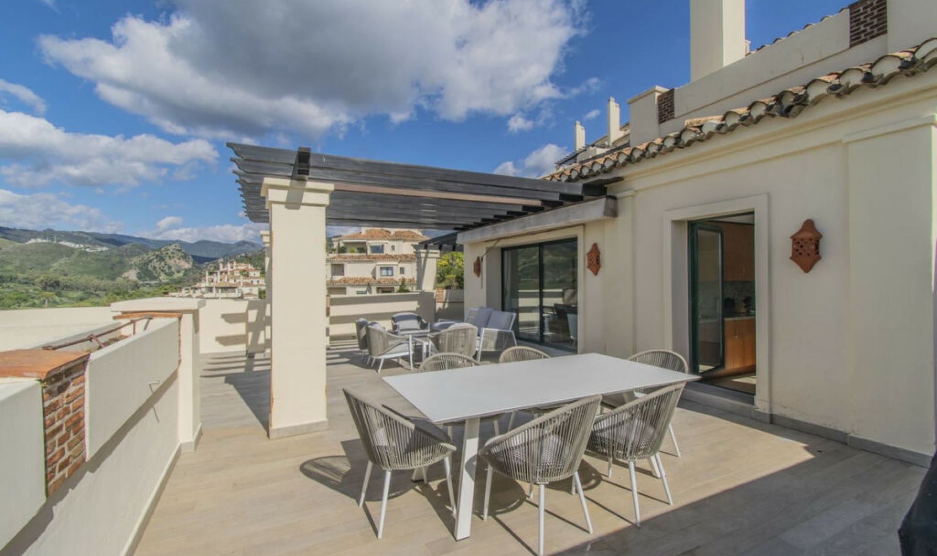 Resale - Apartment -
Benahavís